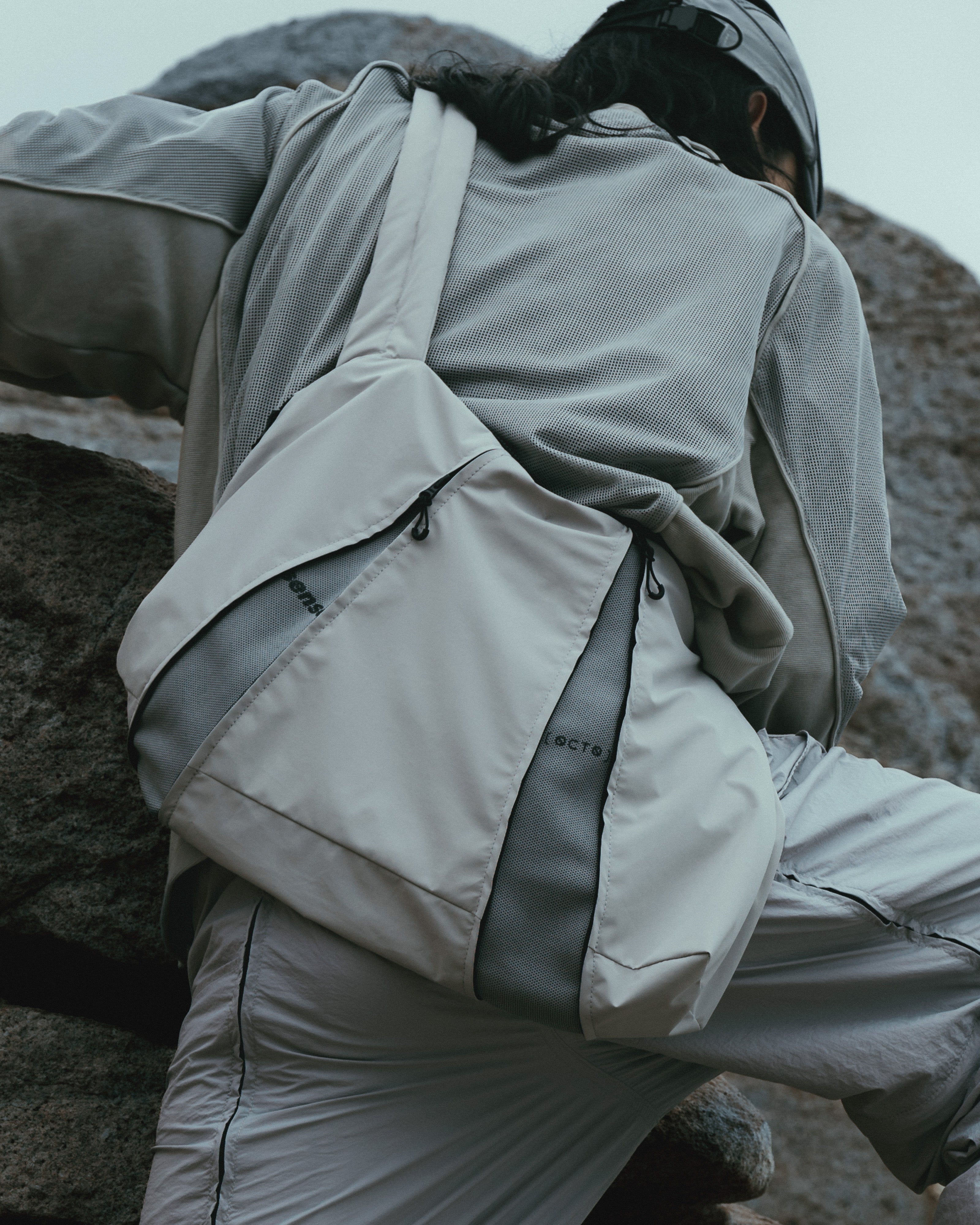 OCTO x SENSE S25-OS-B Expandable Bag (Bright Grey)