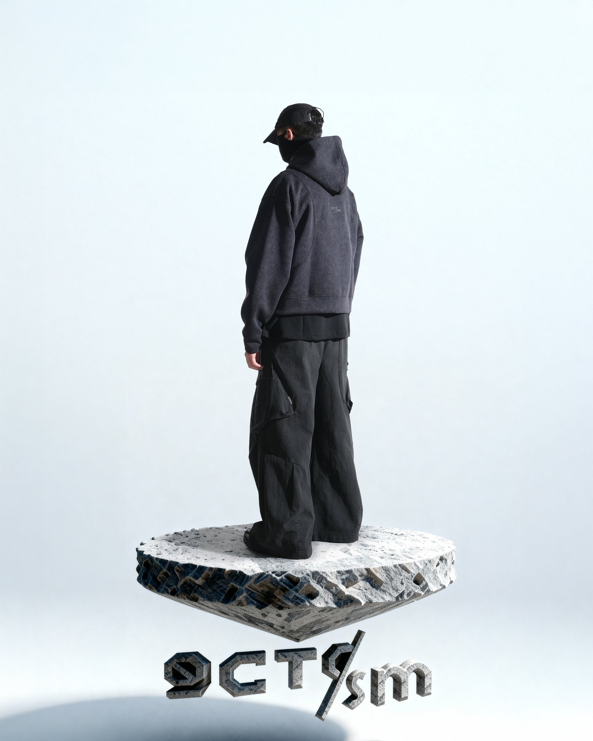 A25-OI-H OCTO X IONISM Strata Zip-up (Black)