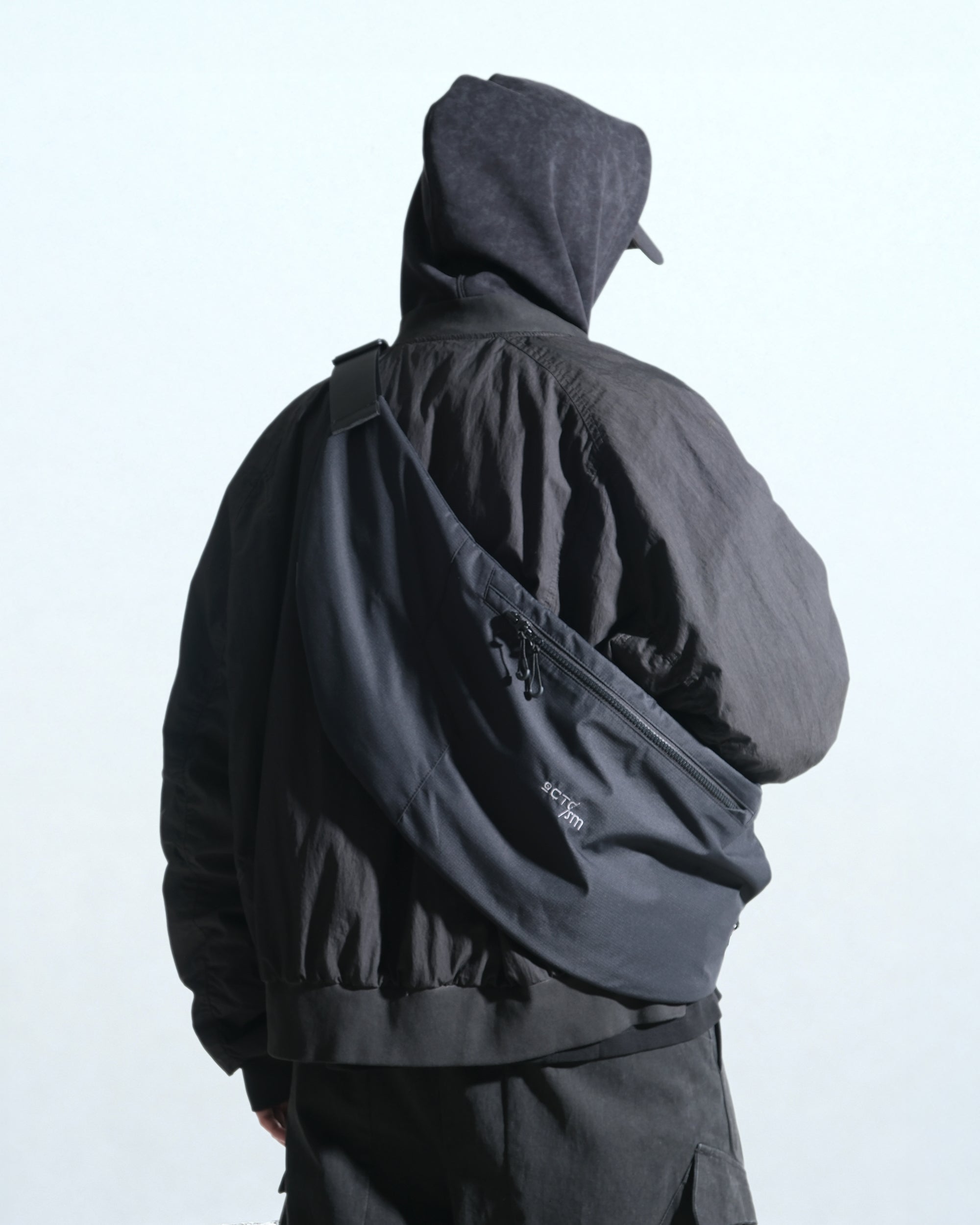 A25-OI-B OCTO X IONISM Strata Cross Bag (Black)