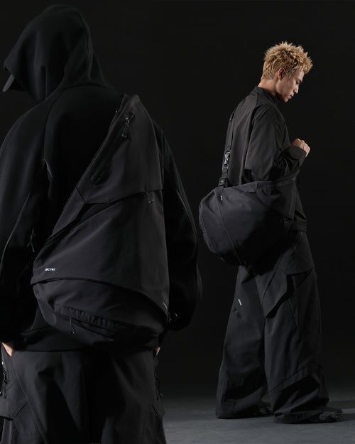 A26-S1-B / Visor Split Sling Bag (Black)