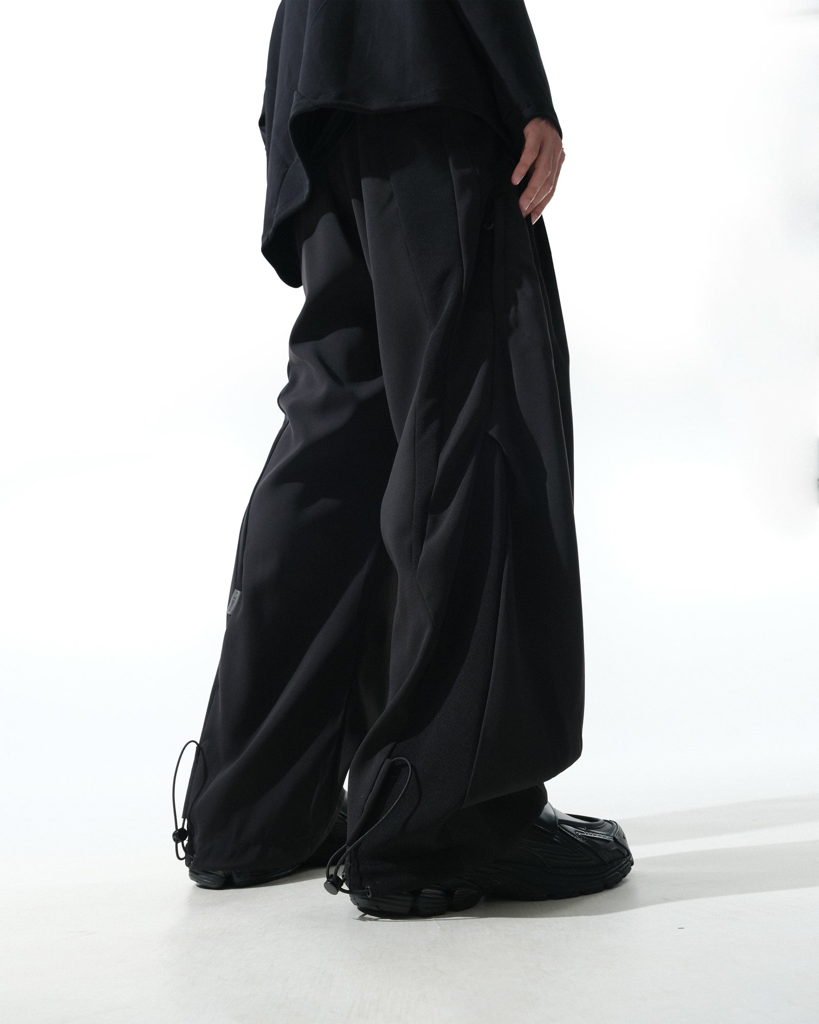 A25-PRE-P2 / Streamline Pants (Black)