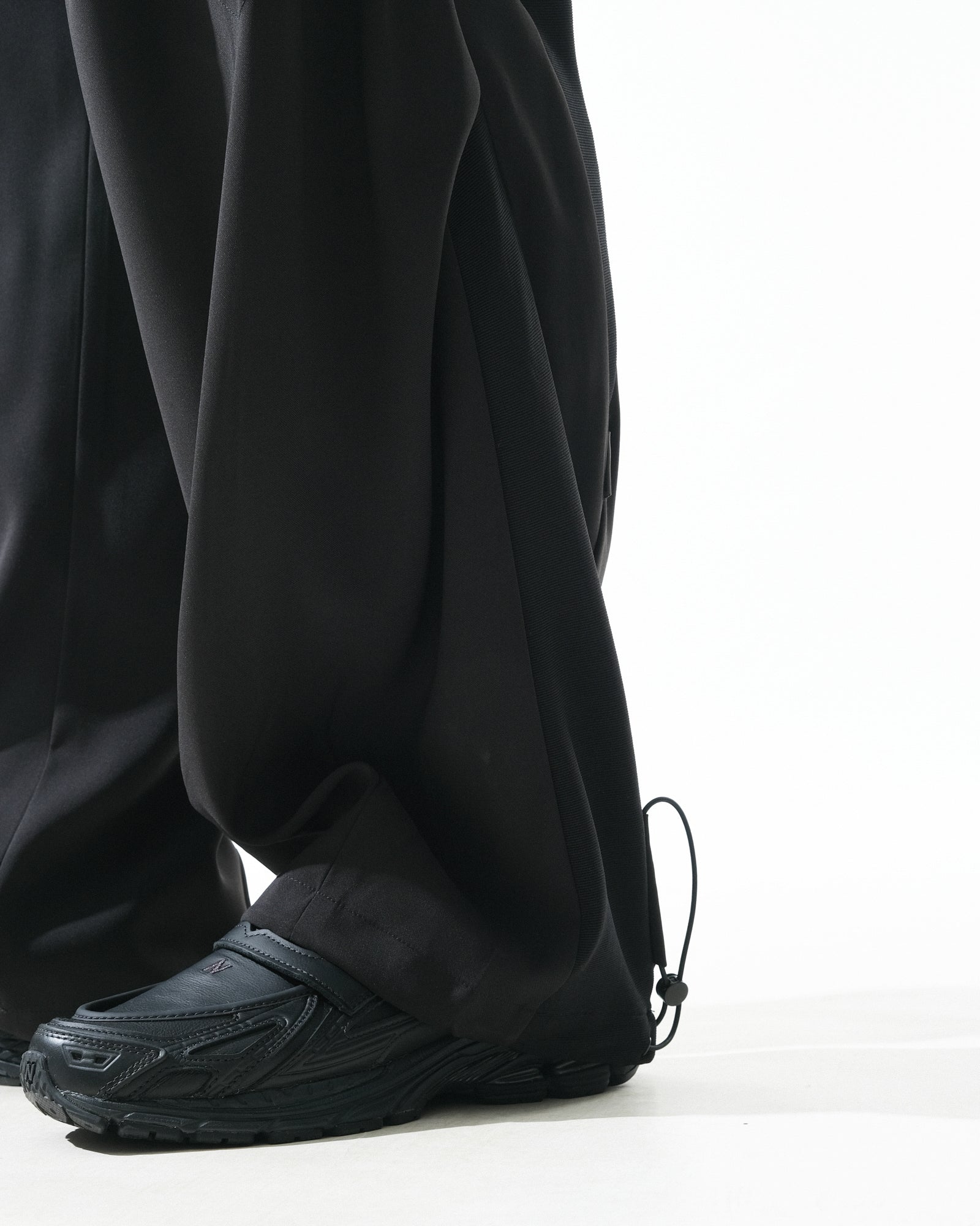 A25-PRE-P2 / Streamline Pants (Black)