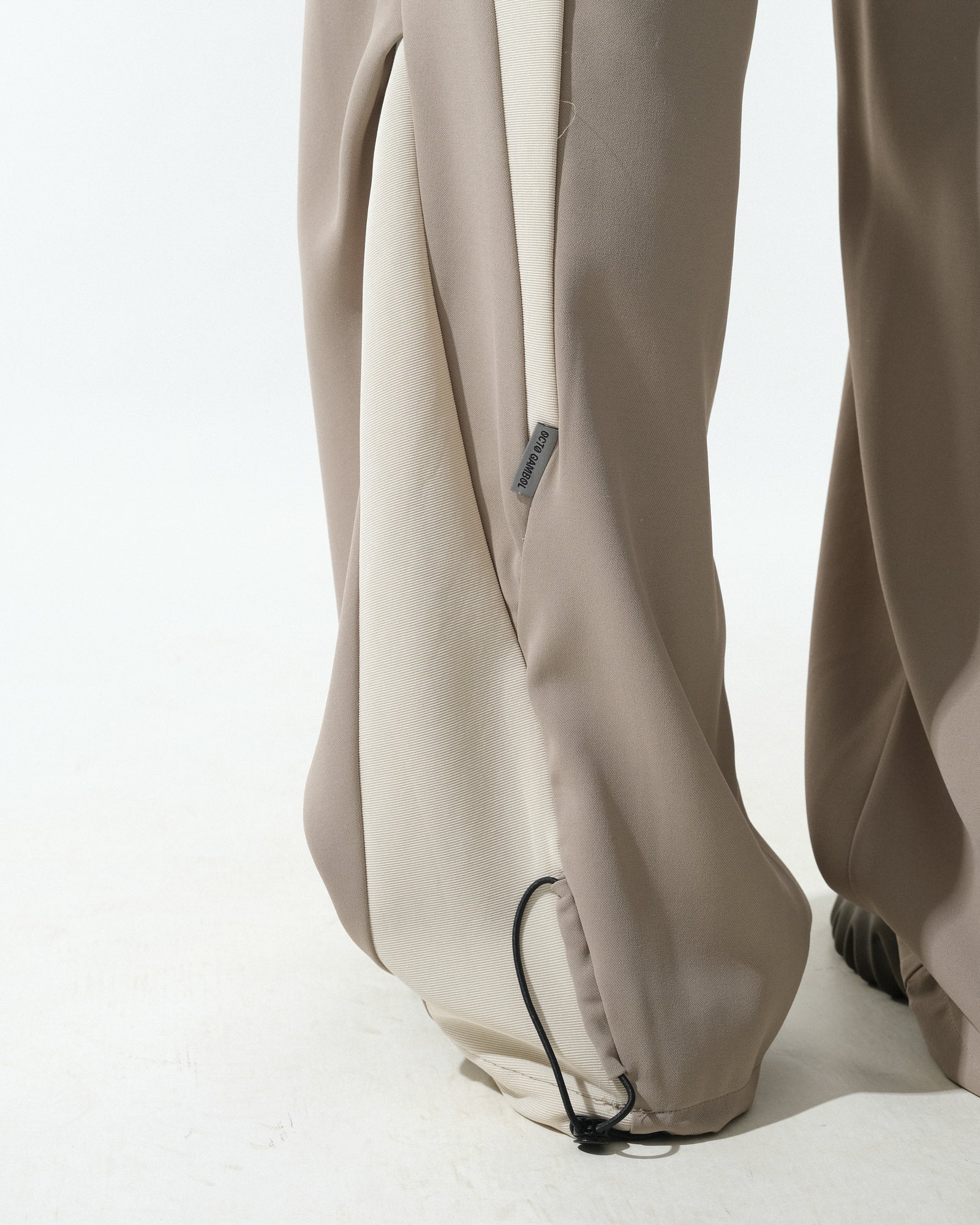A25-PRE-P2 / Streamline Pants (Khaki)
