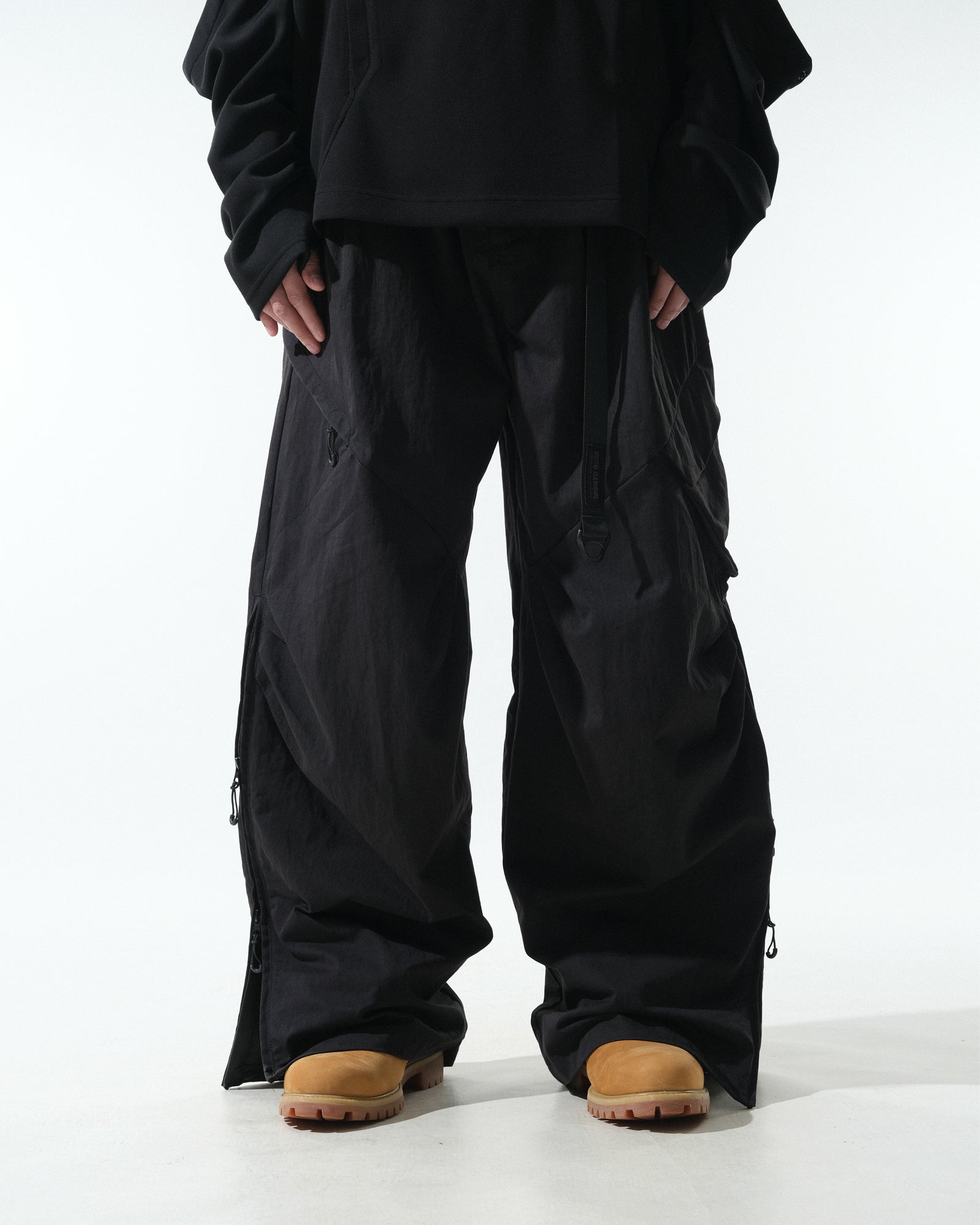 A25-PRE-P1 / Vertical Adapt Pants (Black)