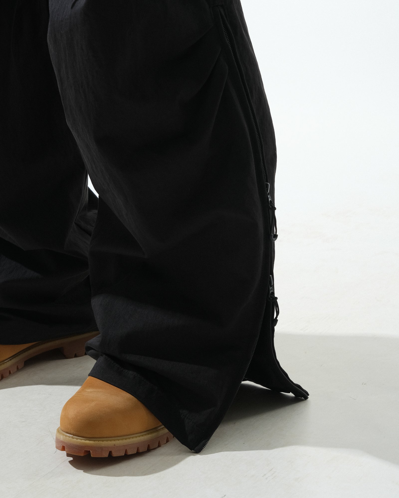 A25-PRE-P1 / Vertical Adapt Pants (Black)