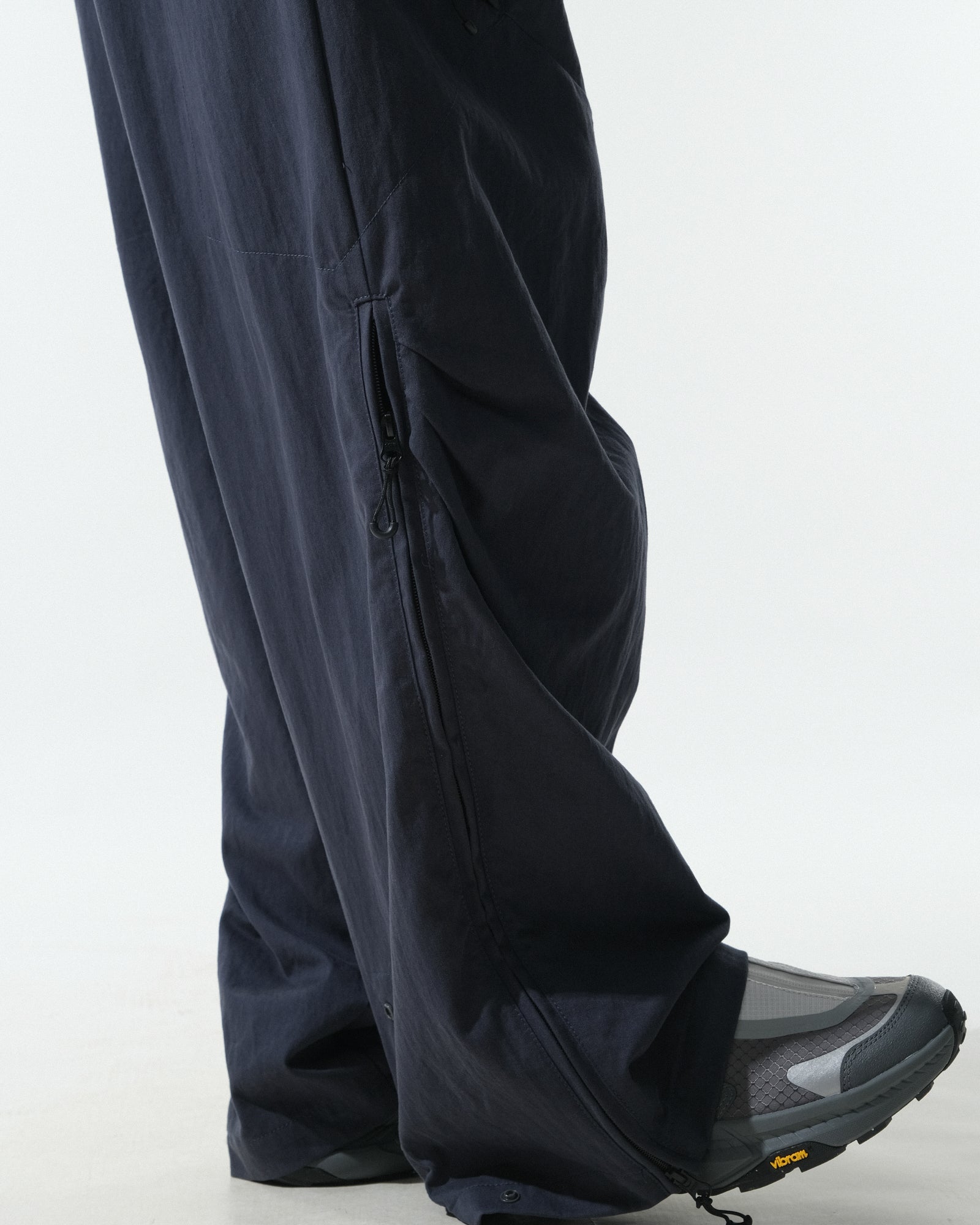 A25-PRE-P1 / Vertical Adapt Pants (Navy)