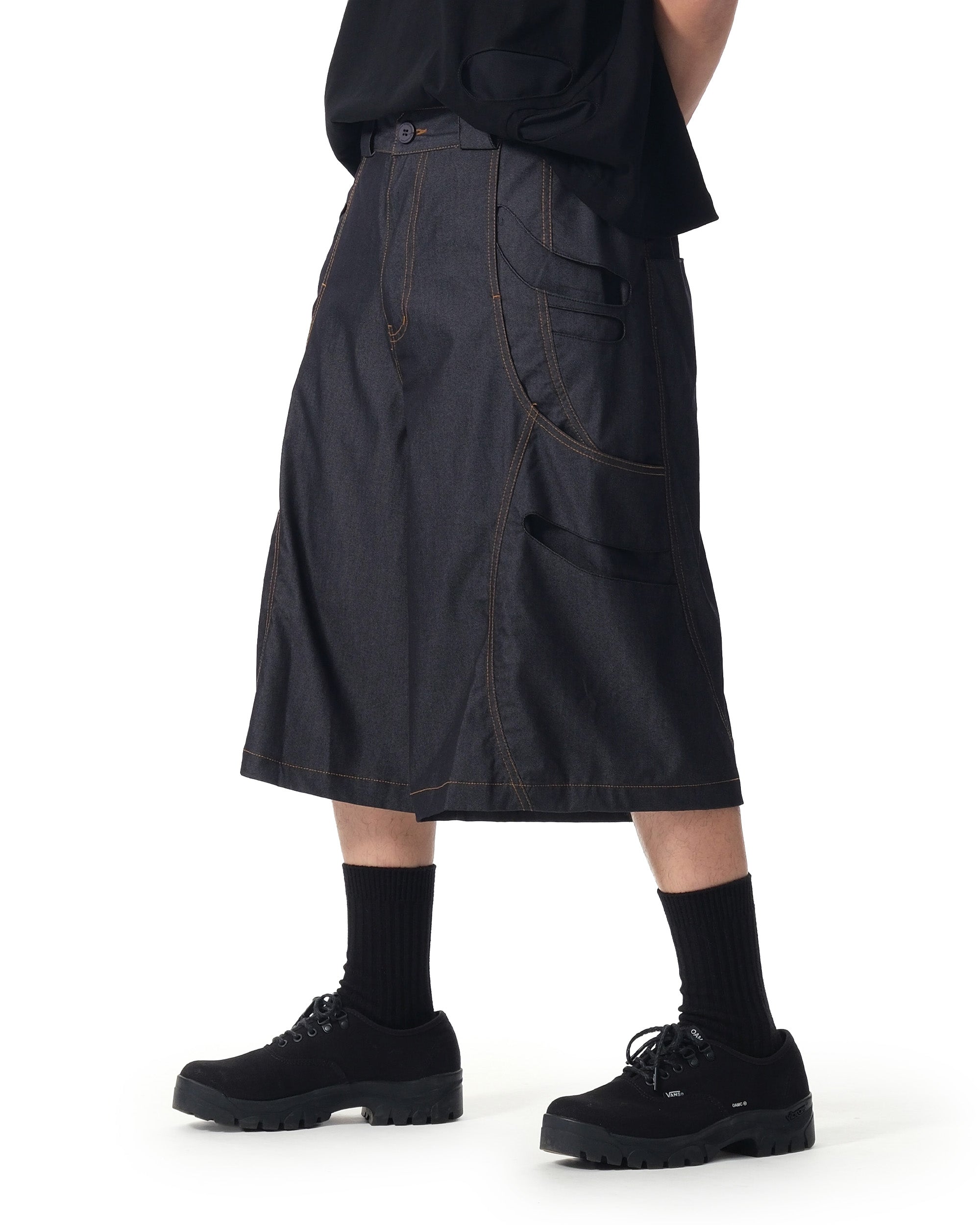 S26-C2-S / Offset Void Shorts (N-Black)
