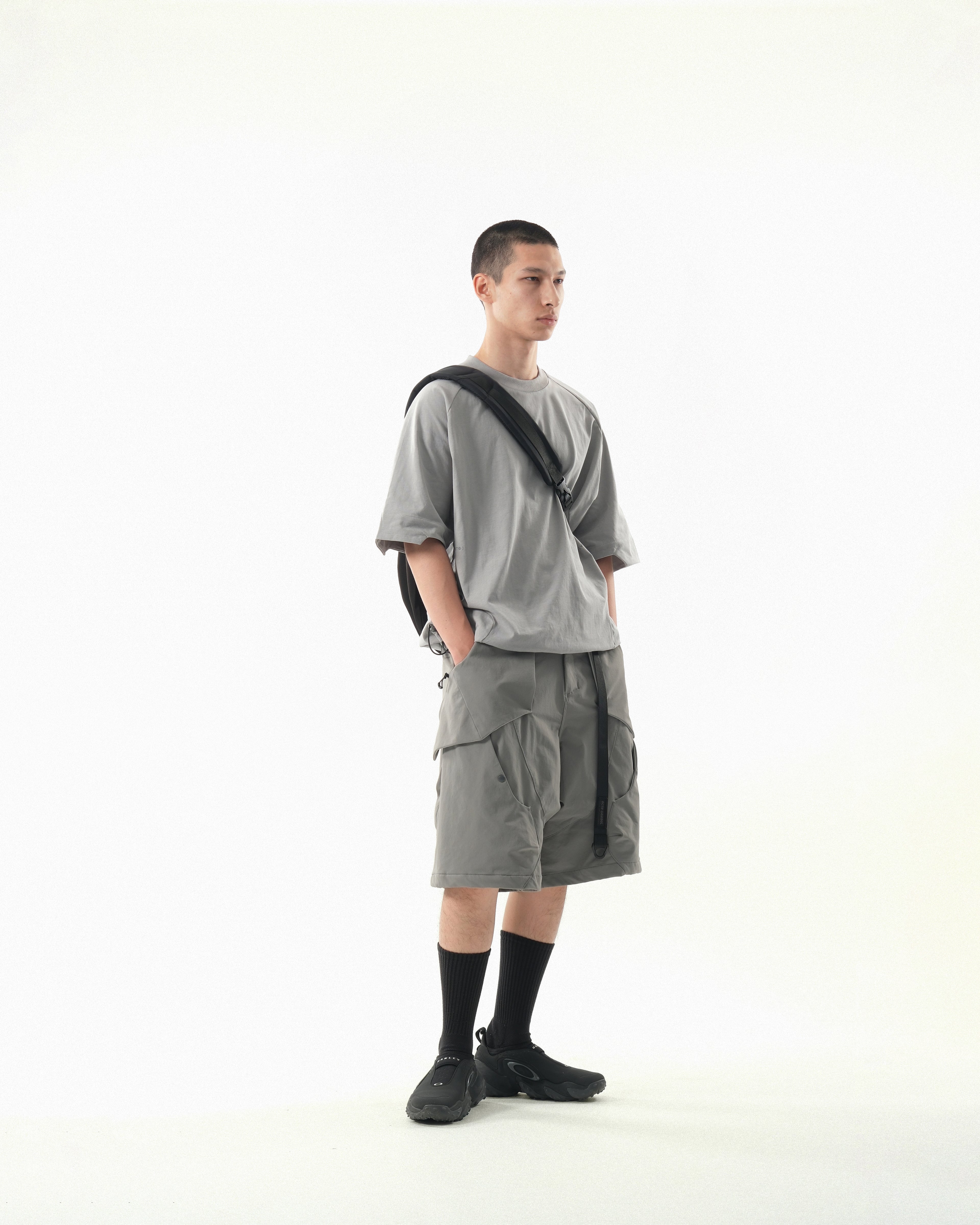 S26-S1-T2 / Visor Print Tee (L-Grey)