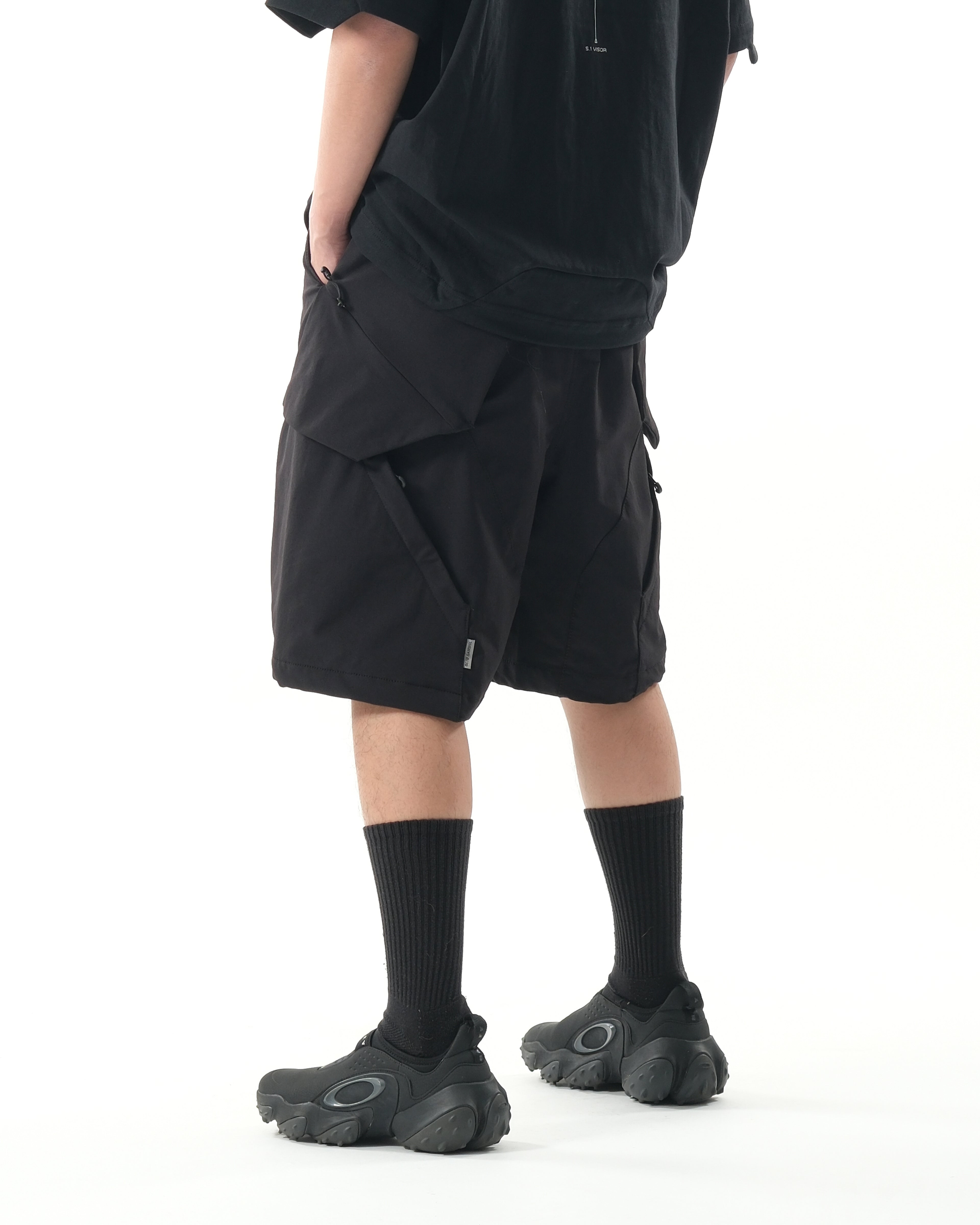S26-S1-S / Visor Layer Shorts (Black)