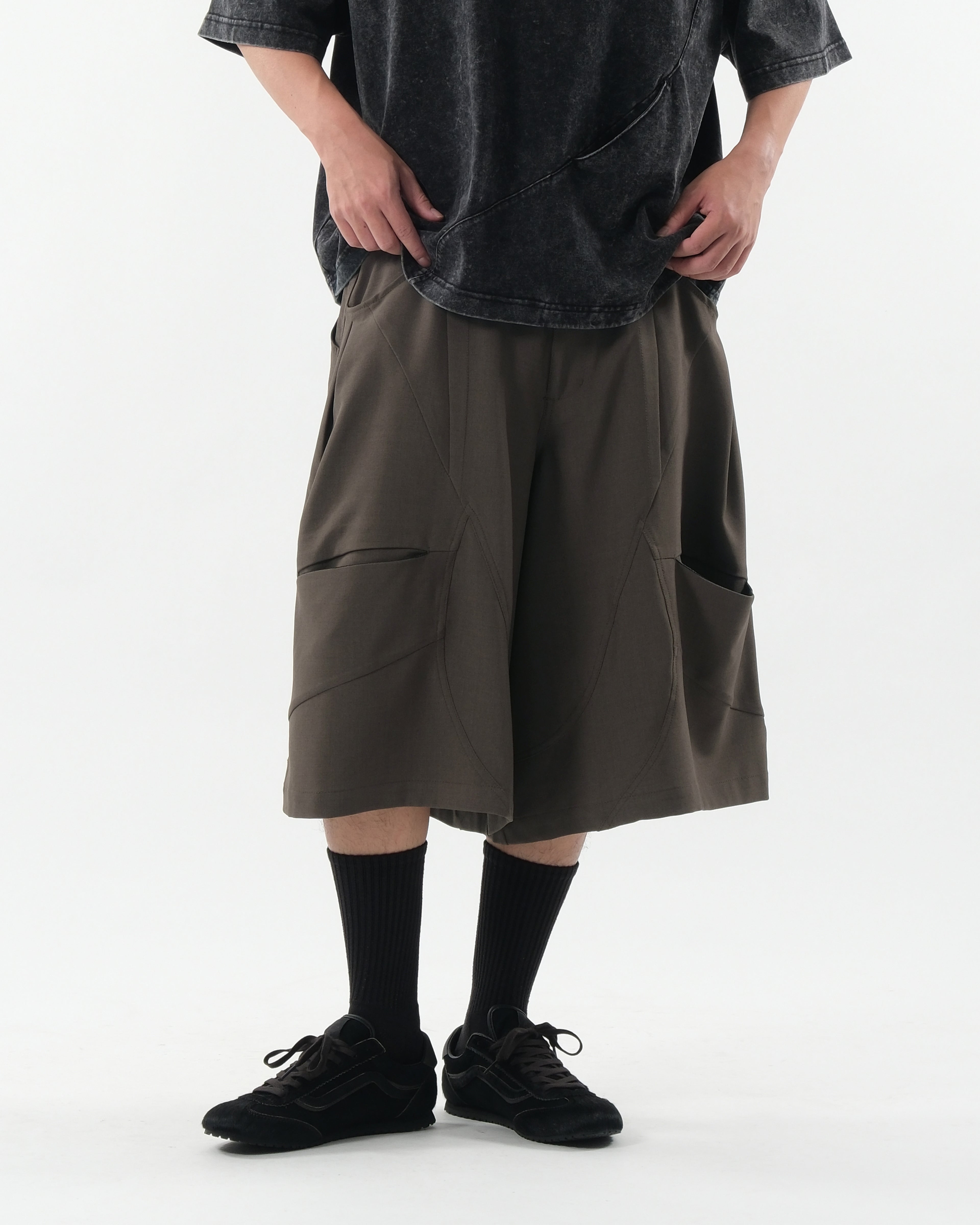S26-SD1-S / Structured Wide Shorts (Brown)