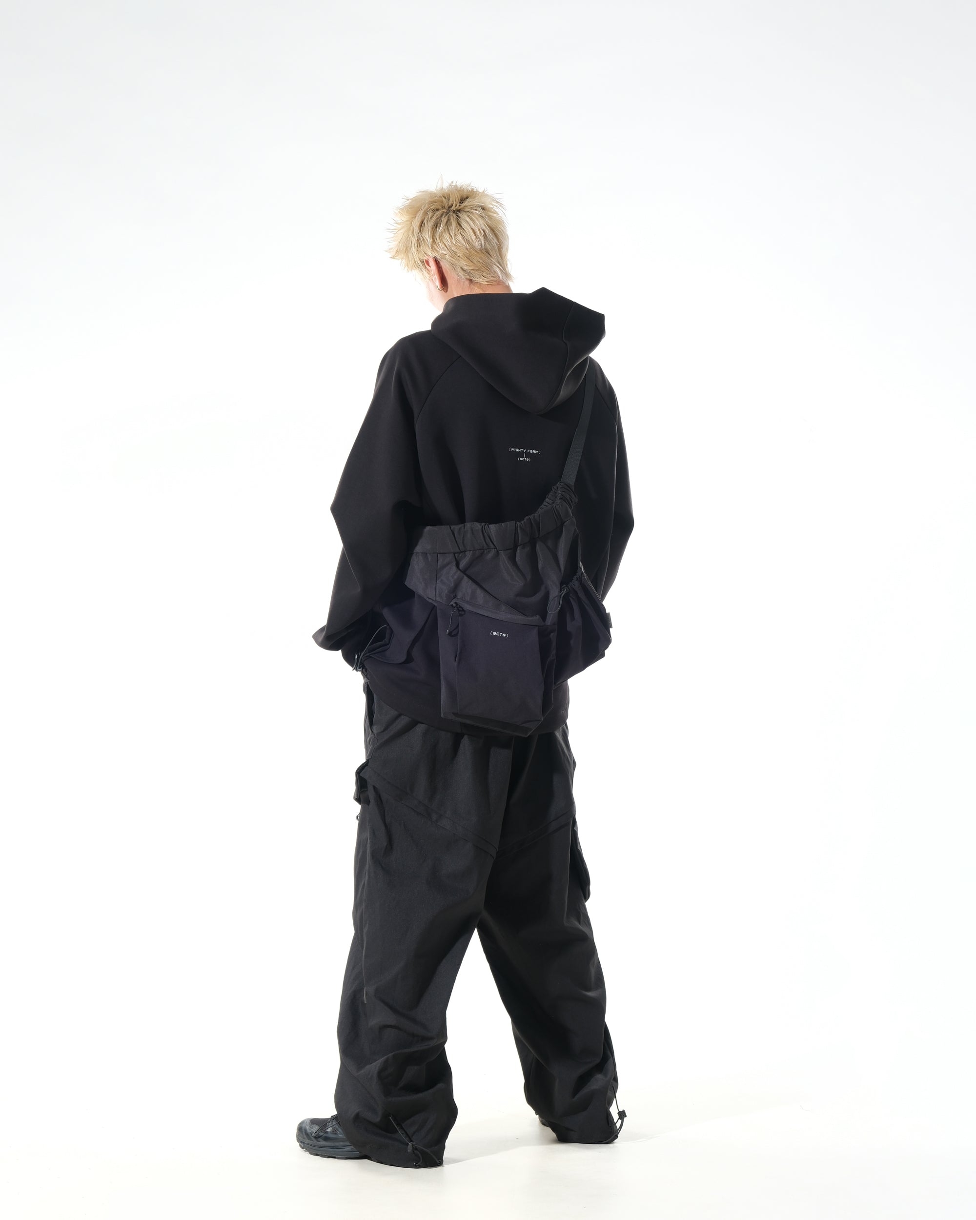 A25-B-02 Mighty Form Bag (Black)