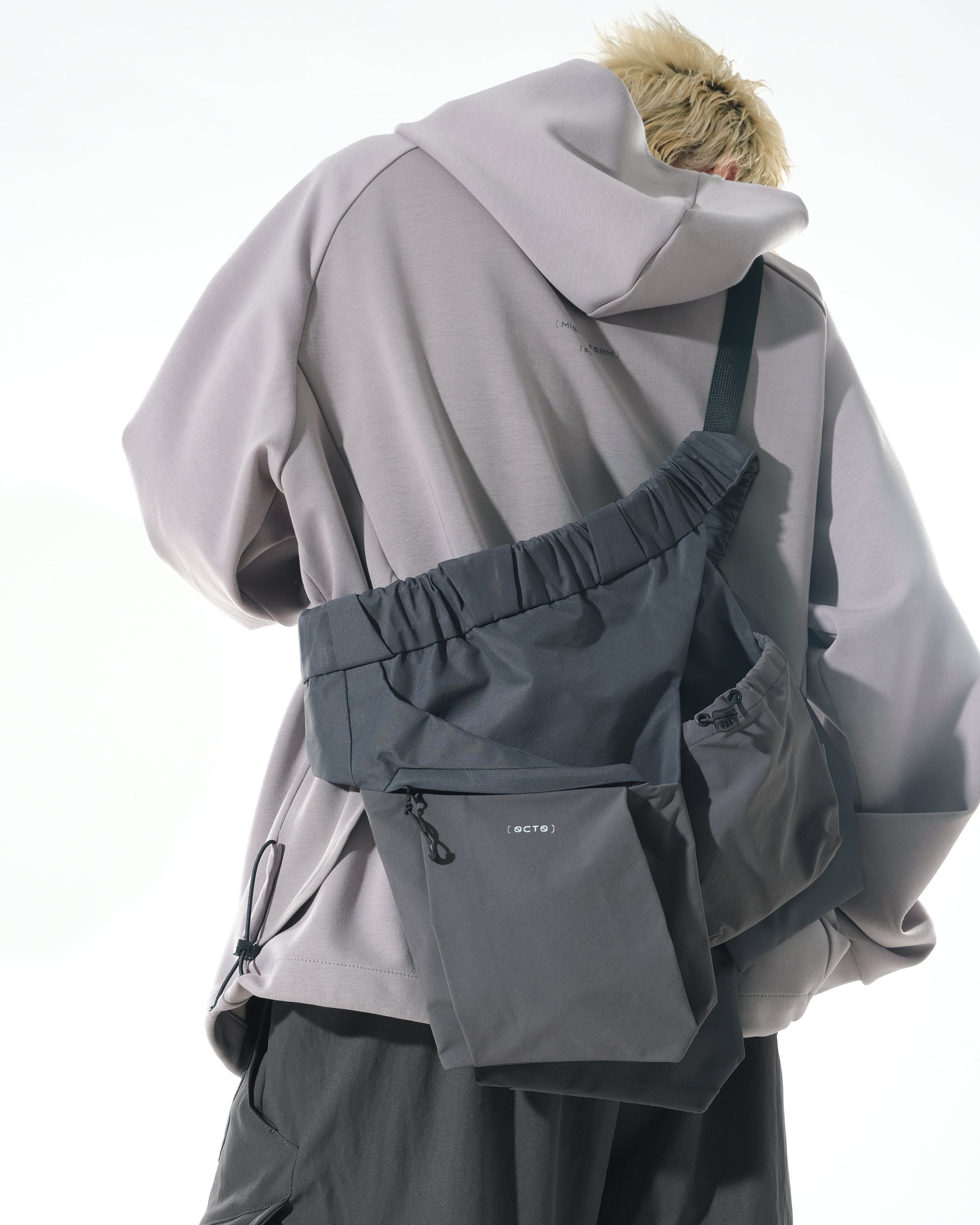 A25-B-02 Mighty Form Bag (Grey)