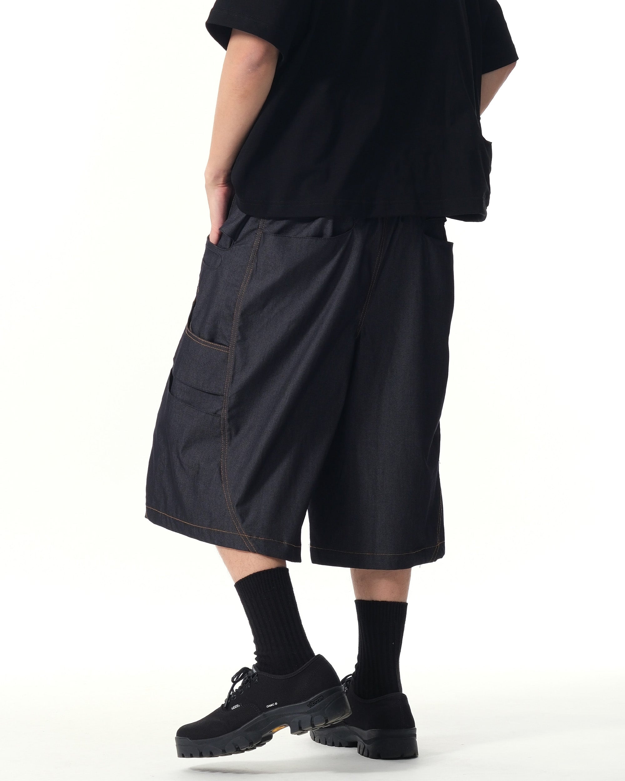 S26-C2-S / Offset Void Shorts (N-Black)