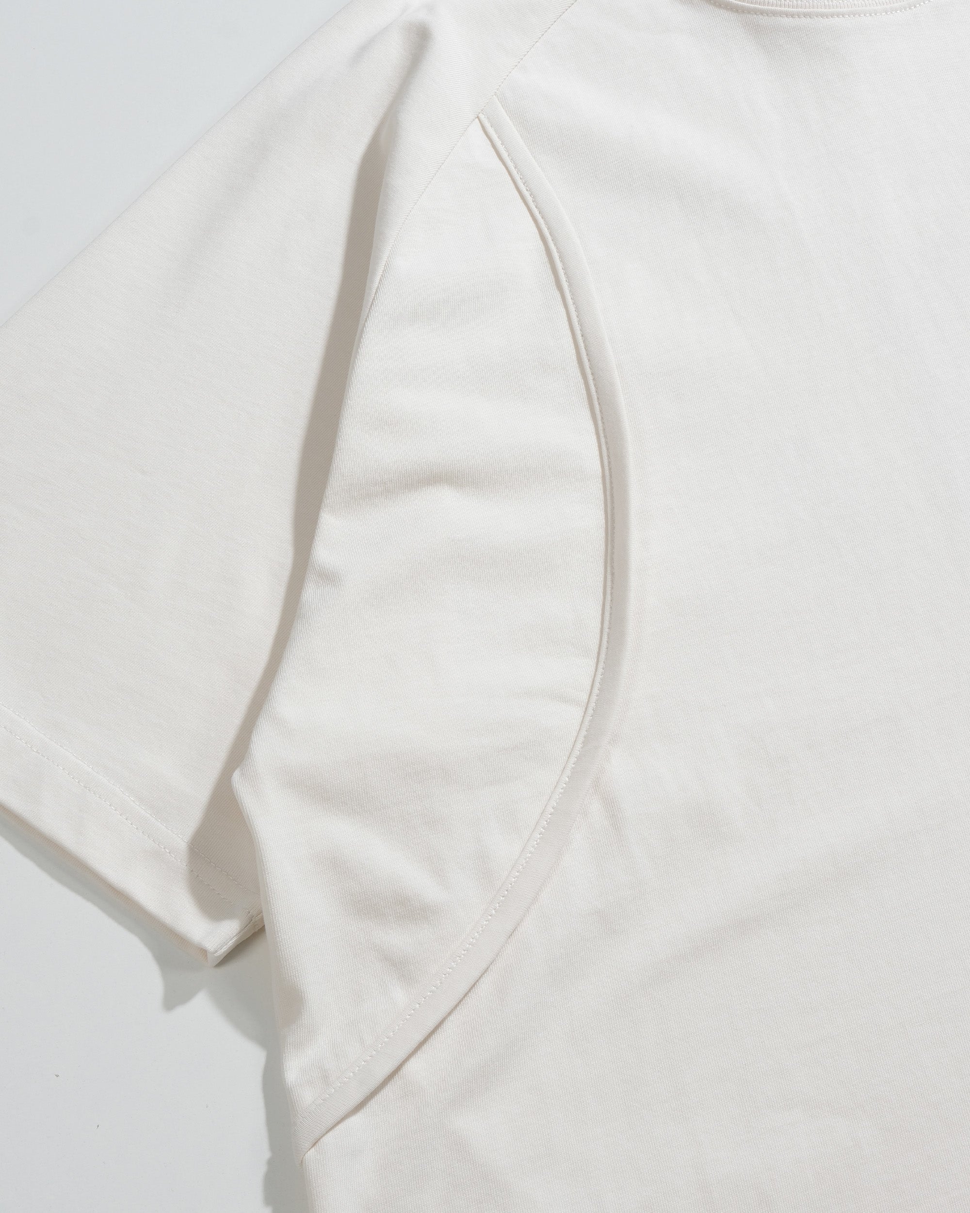 S26-C1-T1 / Discrete Signal Graphic Tee (White)
