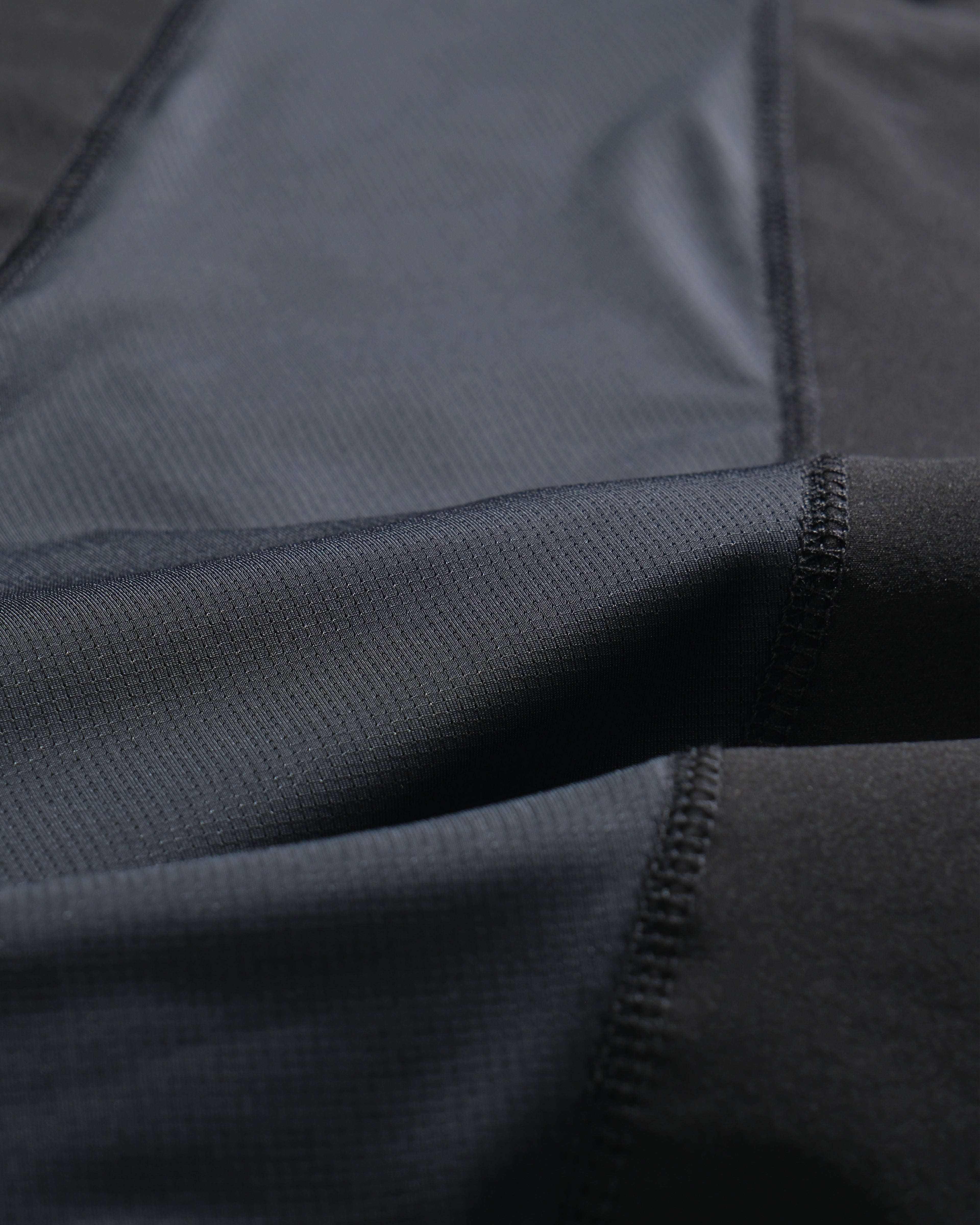 S26-S2-V / Tri-Flow Vest (Black)