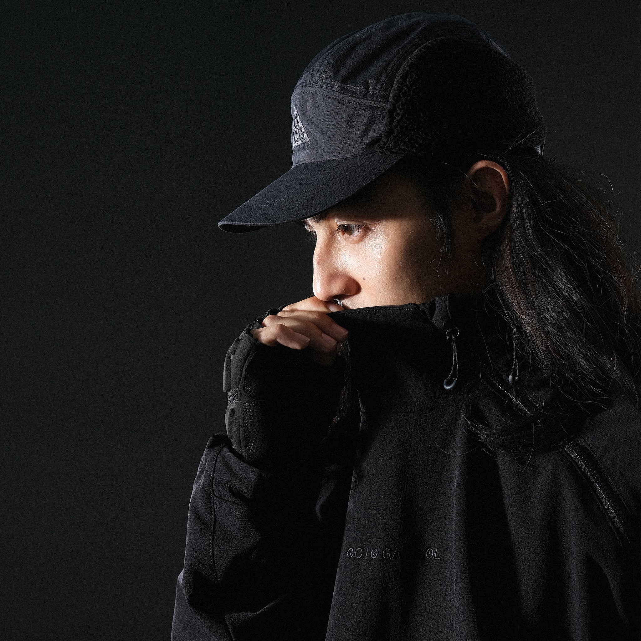 AW22 / 08 — T22-066 Turtleneck hidden hood Hoodie (Black)