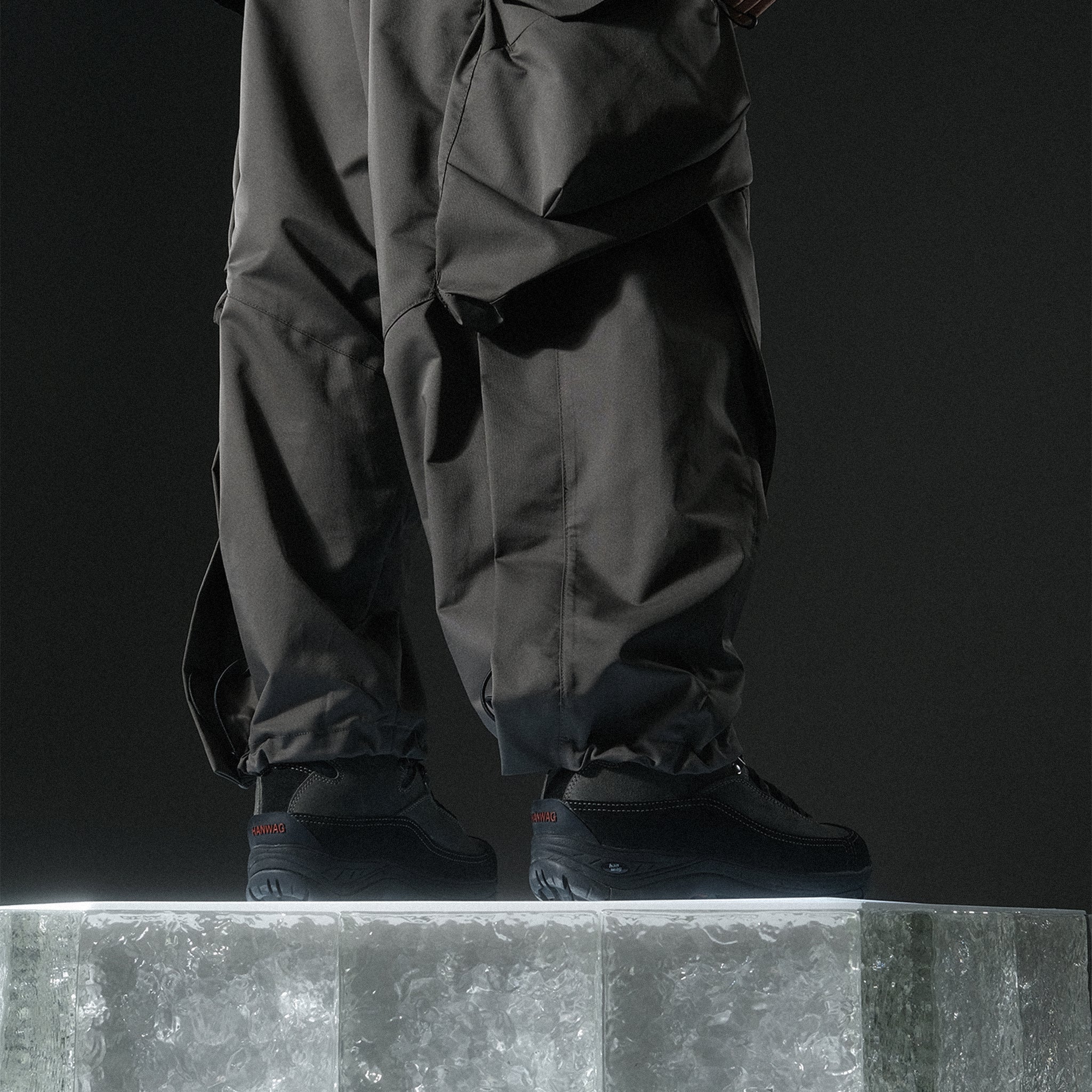 AW22 / 09 —  P22-124  Trapezoidal Loose Pants (Gauntlet Green)