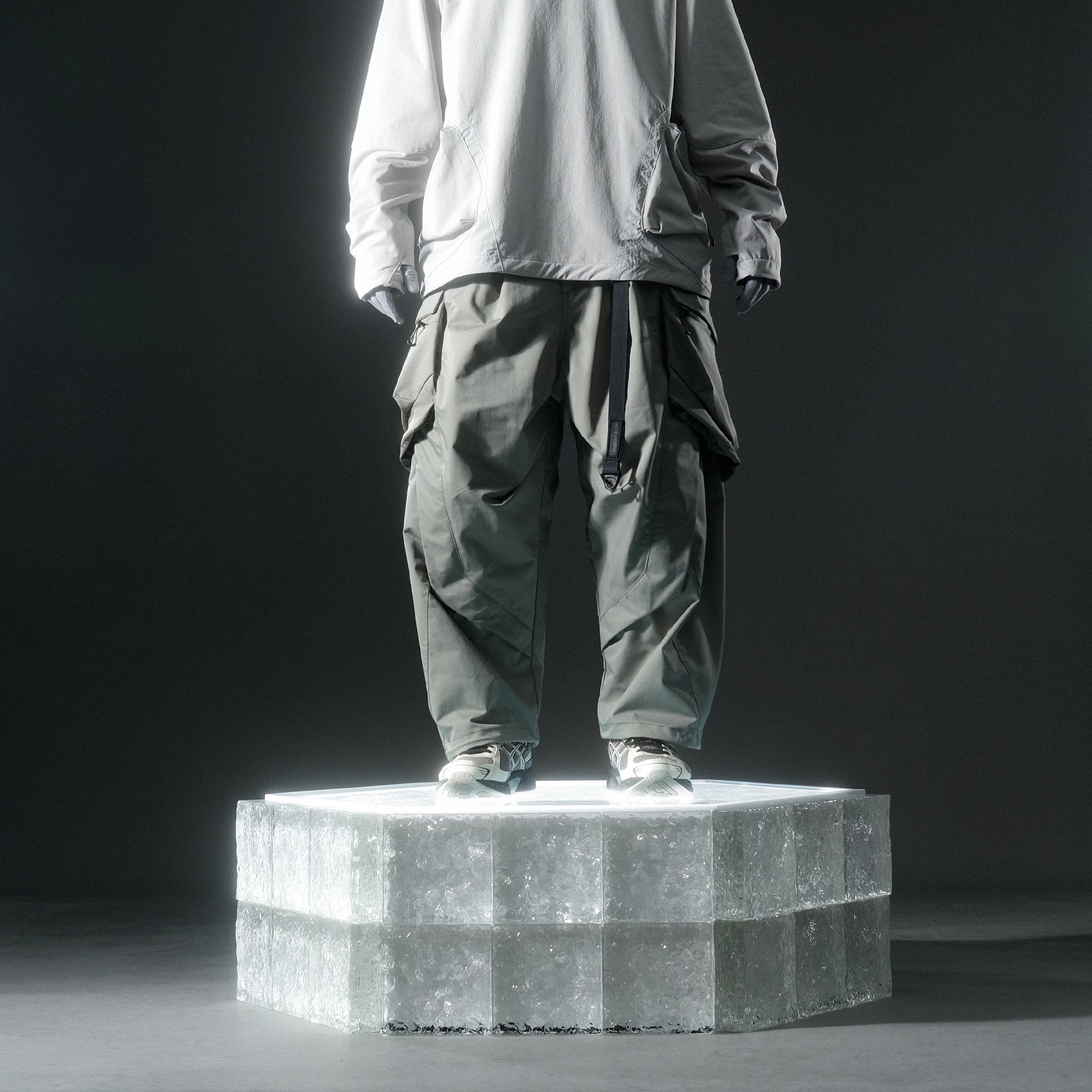AW22 / 09 —  P22-124  Trapezoidal Loose Pants (Mint Green)