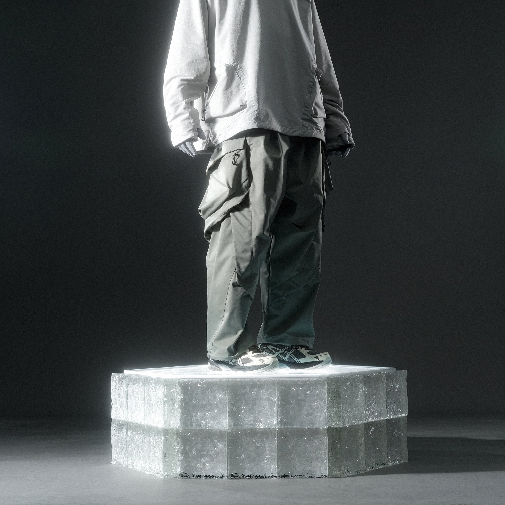 AW22 / 09 —  P22-124  Trapezoidal Loose Pants (Mint Green)