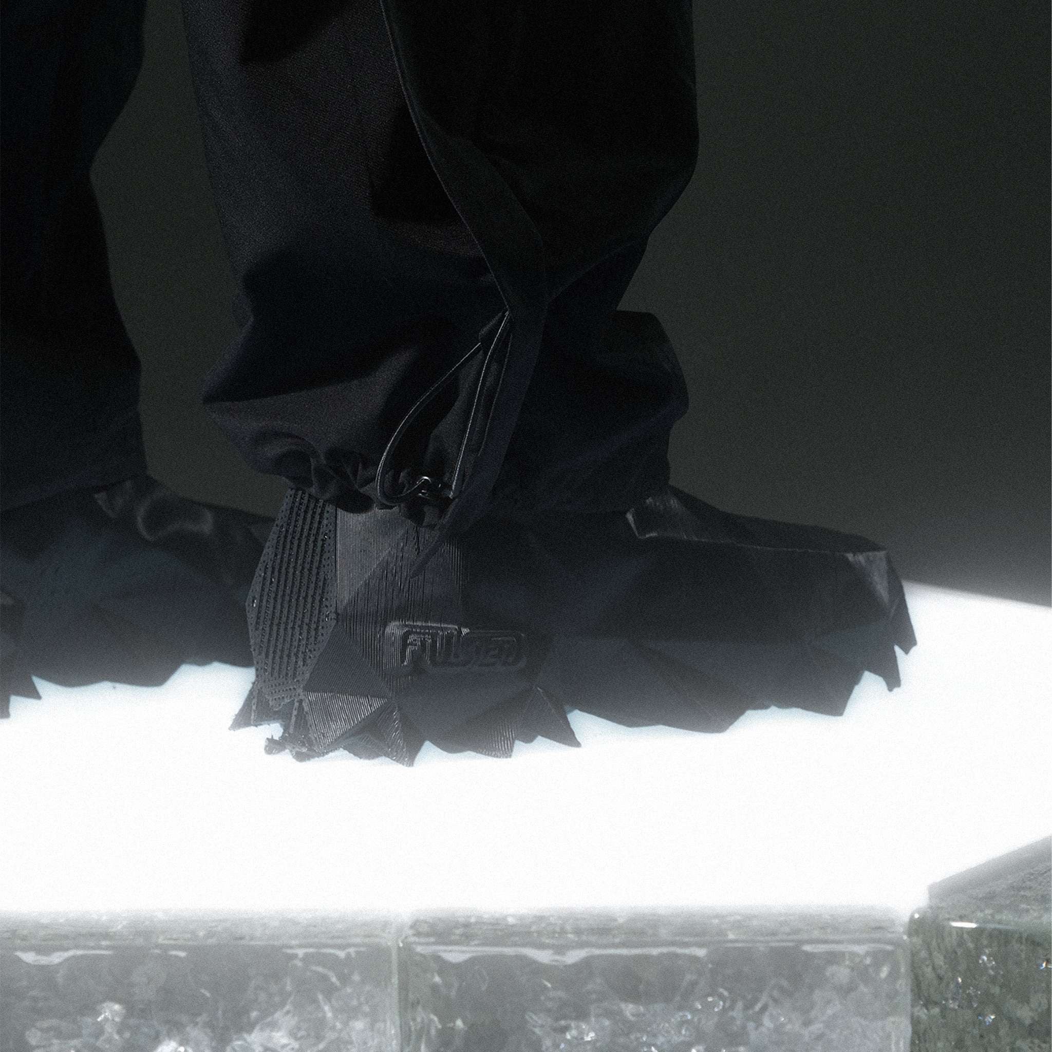 AW22 / 09 —  P22-124  Trapezoidal Loose Pants (Black)