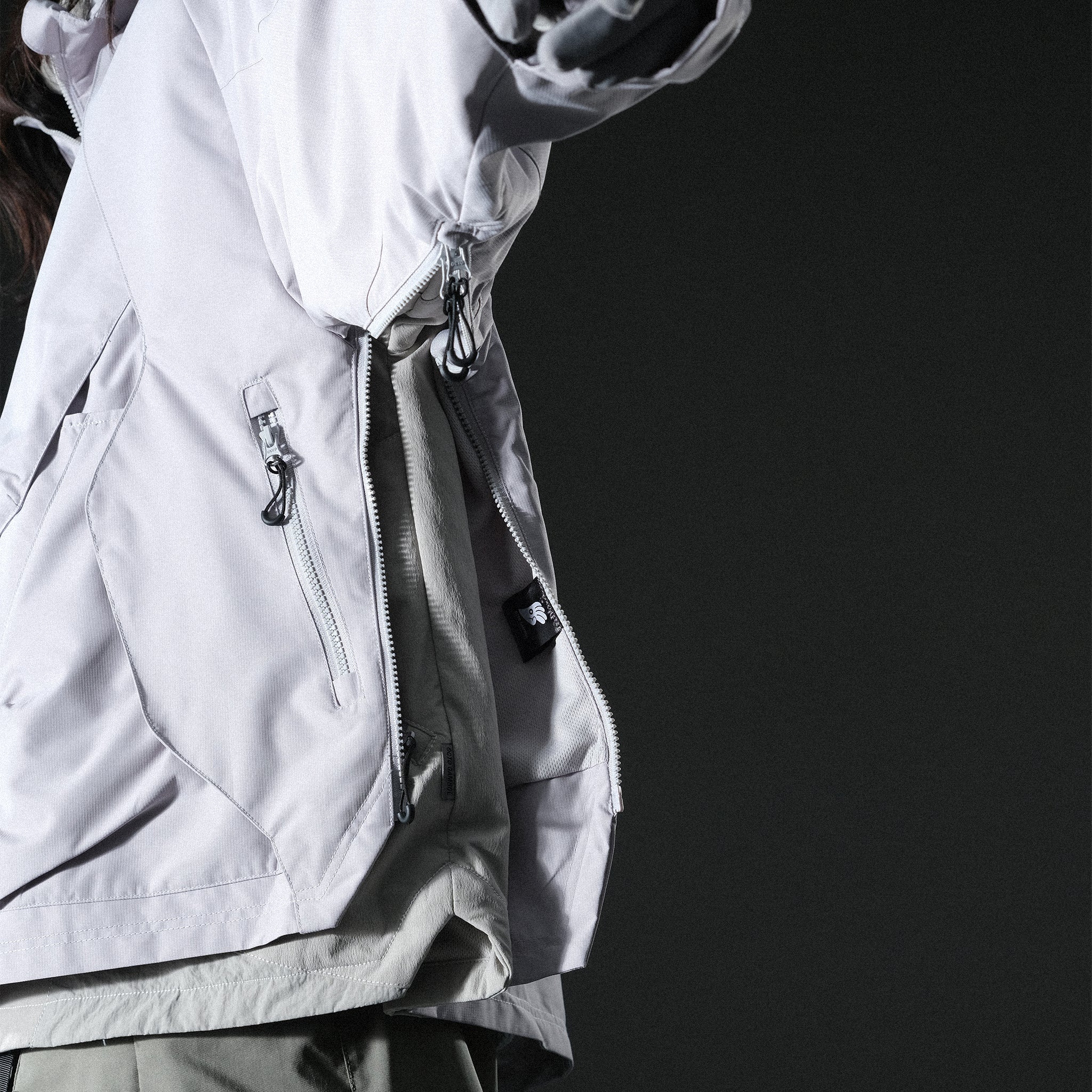 AW22 / 10 — J22-025 Flexible Armoured Pullover (Ivory White)