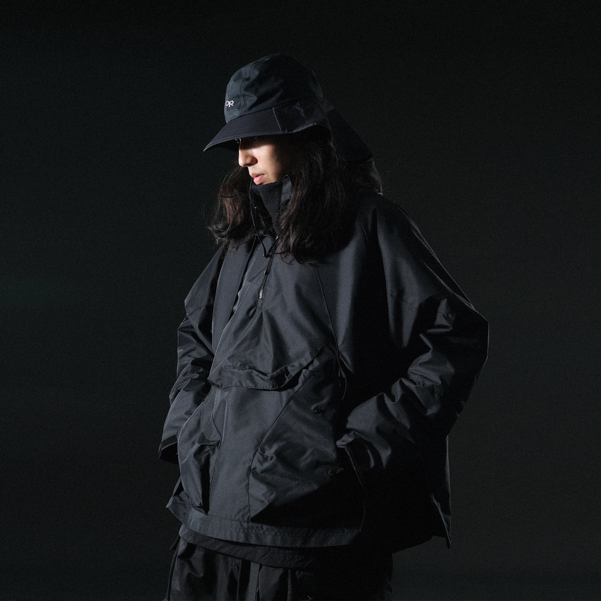 AW22 / 10 — J22-025 Flexible Armoured Pullover (Black)