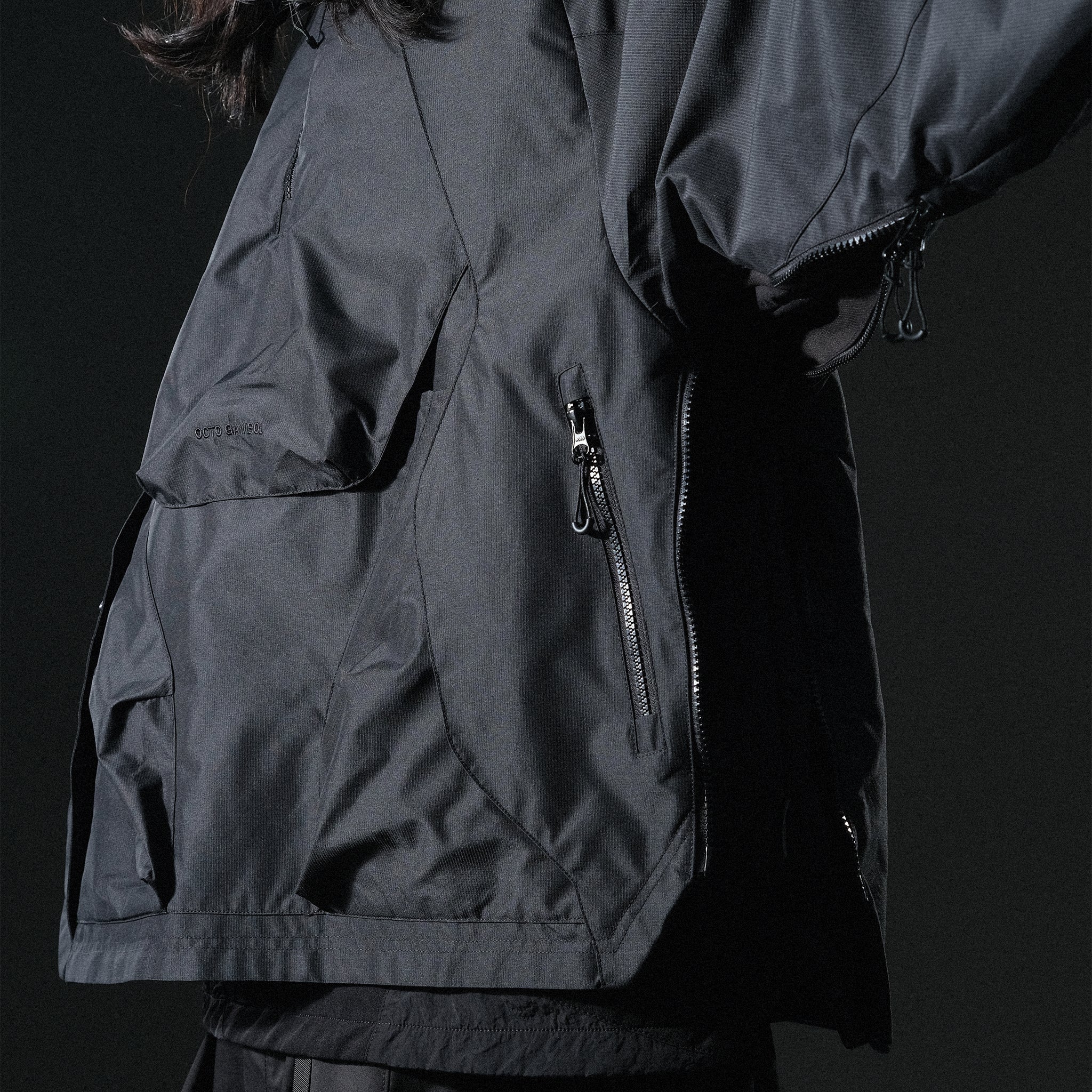AW22 / 10 — J22-025 Flexible Armoured Pullover (Black)