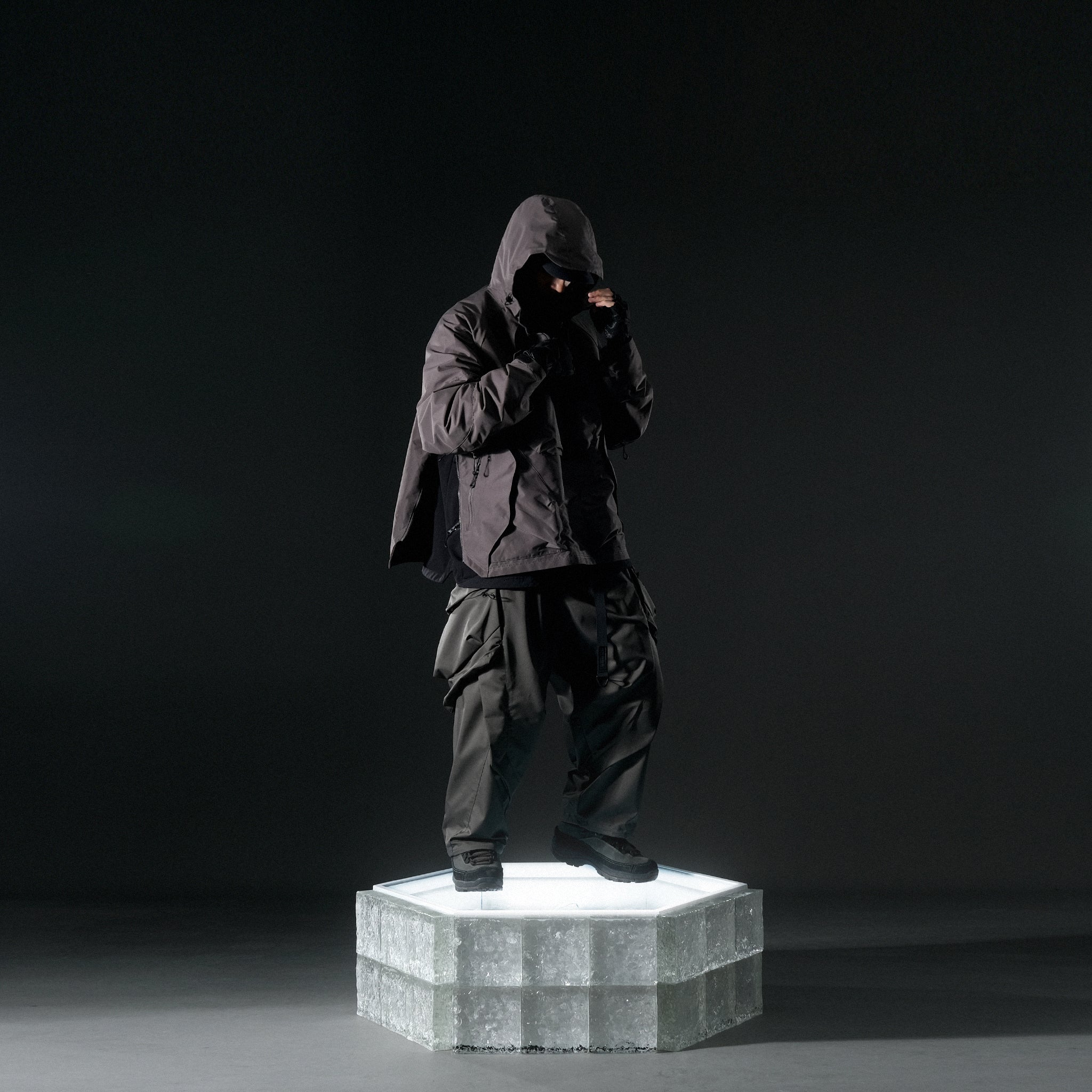 AW22 / 10 — J22-025 Flexible Armoured Pullover (Gauntlet Grey)