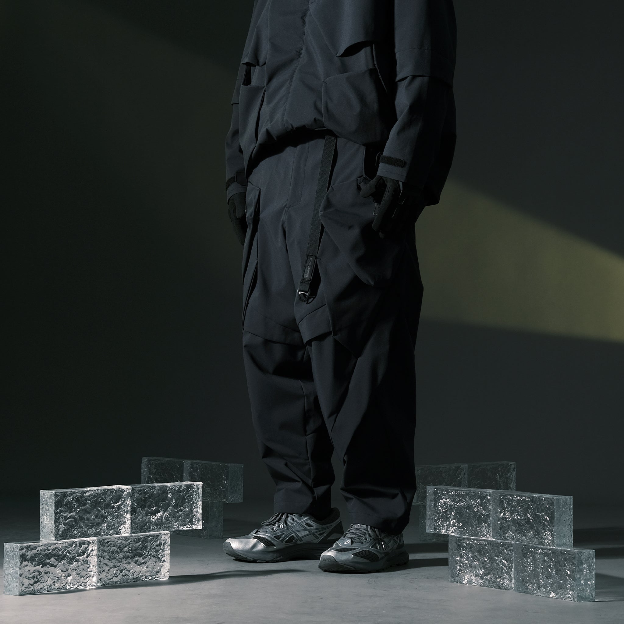 AW22 / 05 —  P22-121 Hidden Pocket Trapezoidal Pants (Navy)