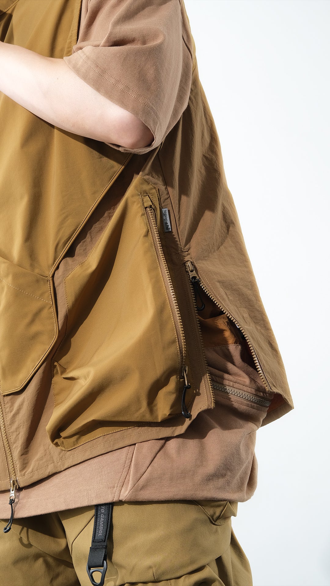 SS22/ 15 TH-062 Crossbody Bag Vest (Khaki)