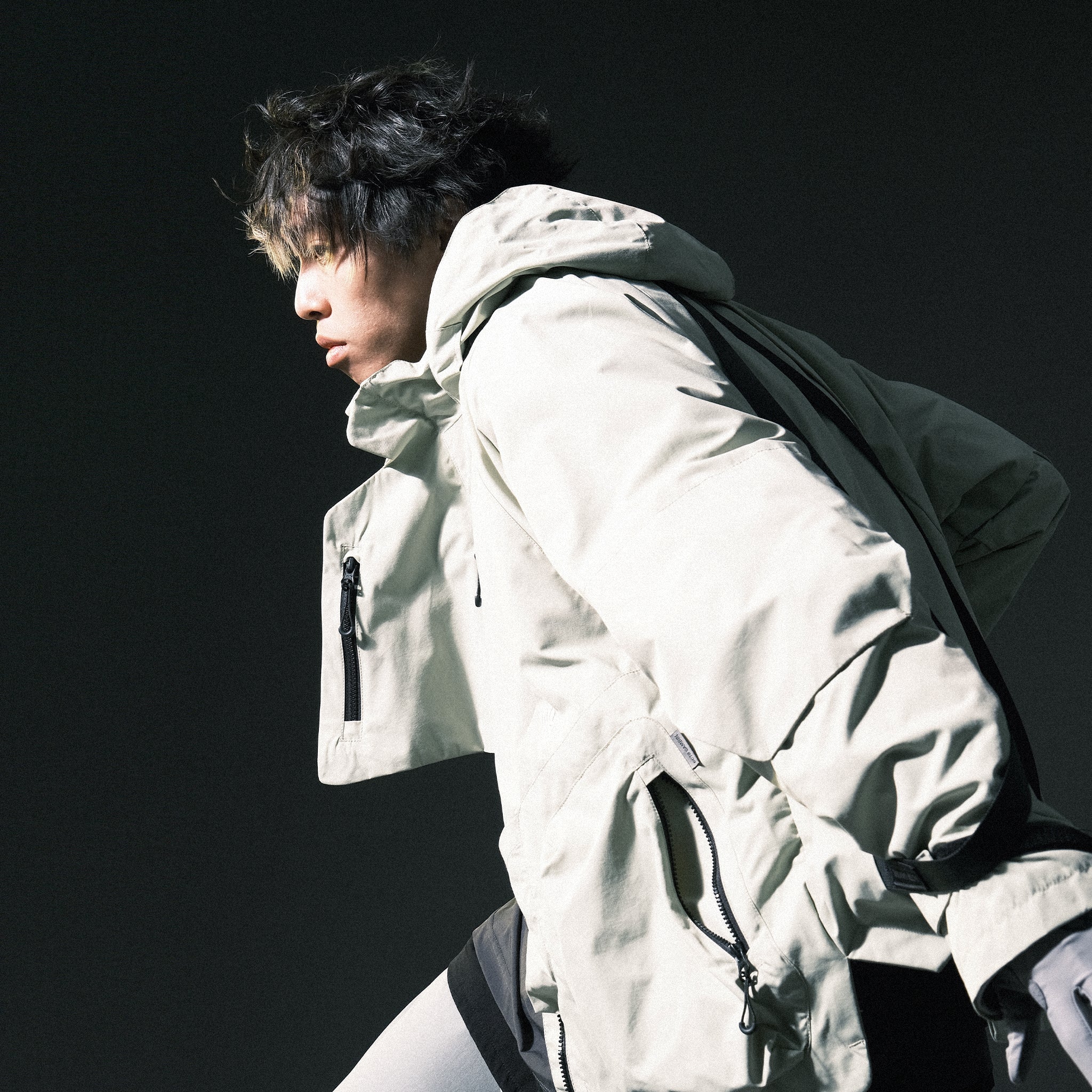 AW22 / 06 —J22-024  Flexible Collar Windbreaker (Mint Green)