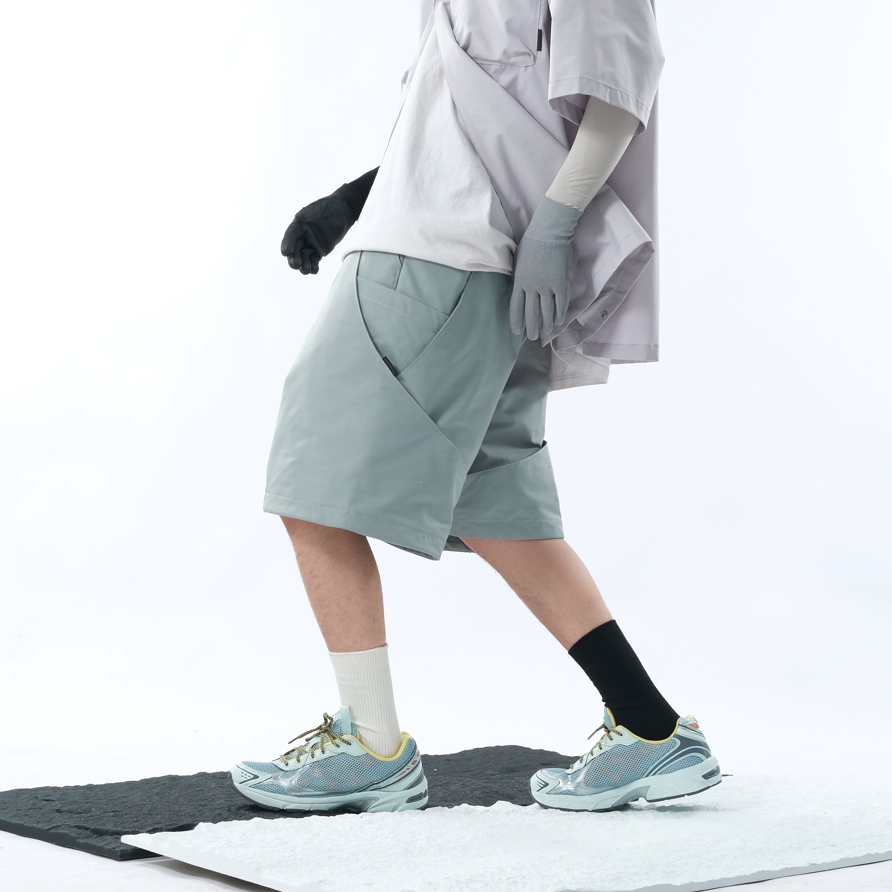 Capsule 01 / CSS-106 Multi Hidden Pocket Shorts (Light Grey)