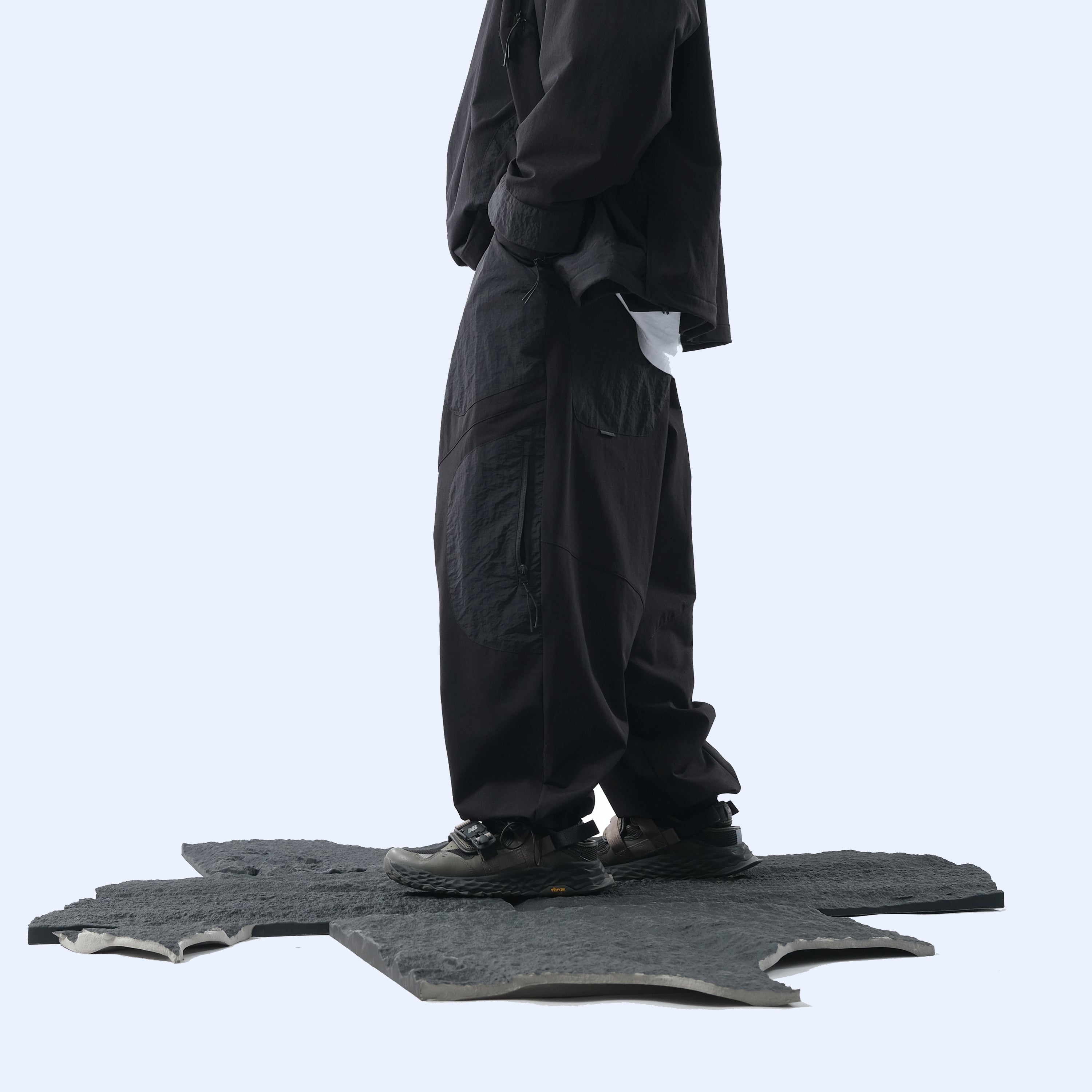 Capsule 03 / CSP-124 Adjustable Panelled Relaxed Pants  (Black)