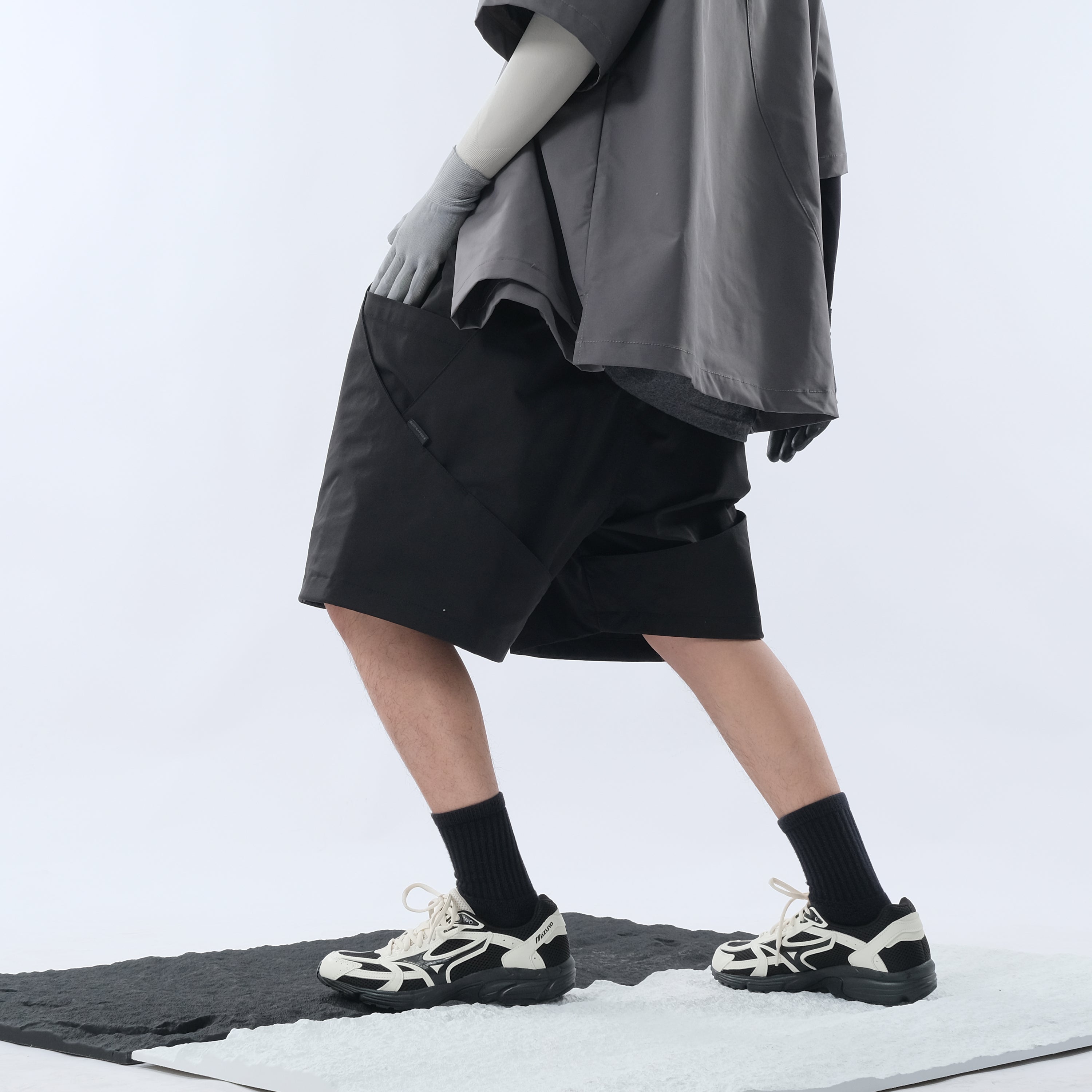 Capsule 01 / CSS-106 Multi Hidden Pocket Shorts (Black)