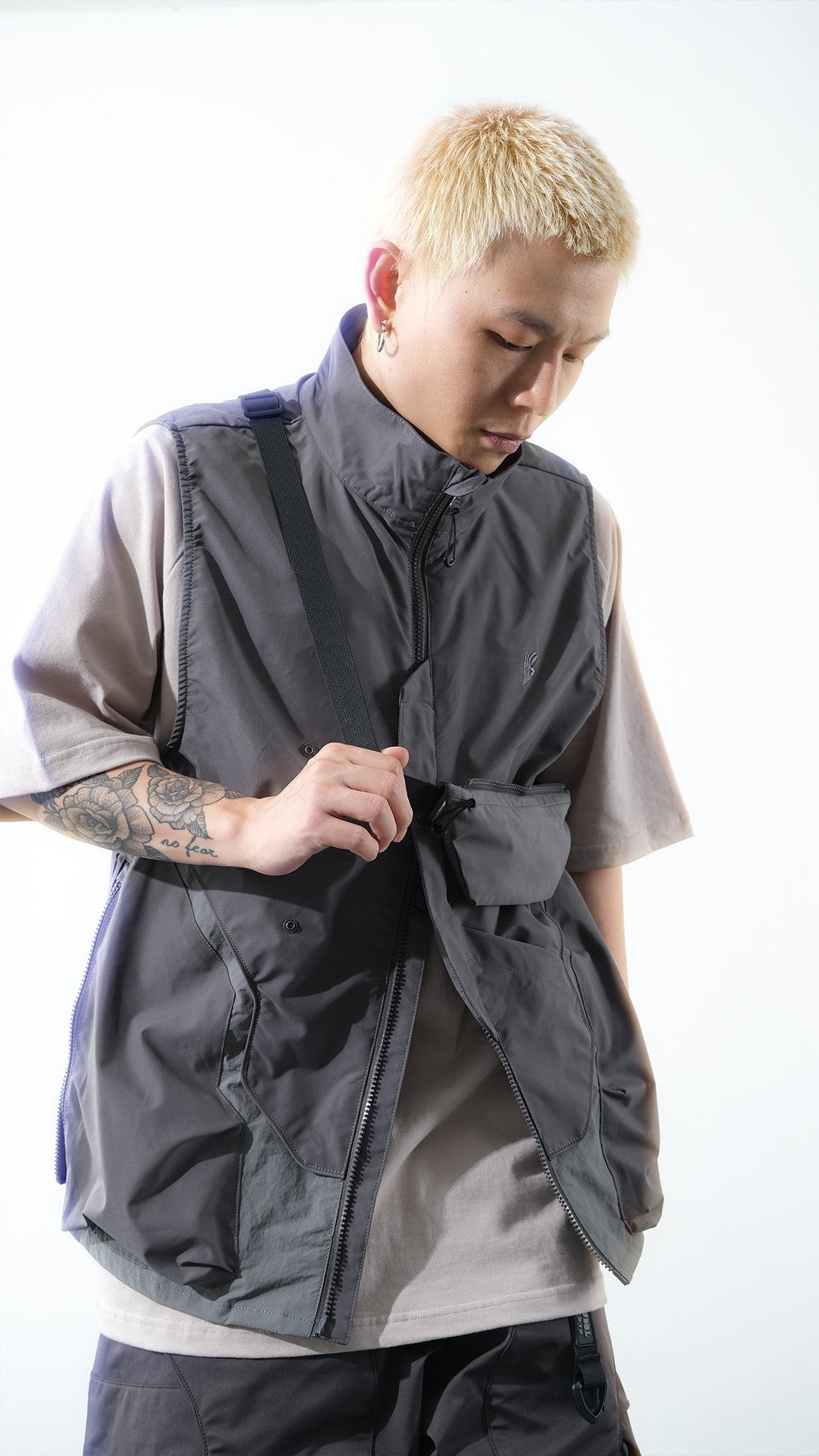 SS22/ 15 TH-062 Crossbody Bag Vest (Grey)