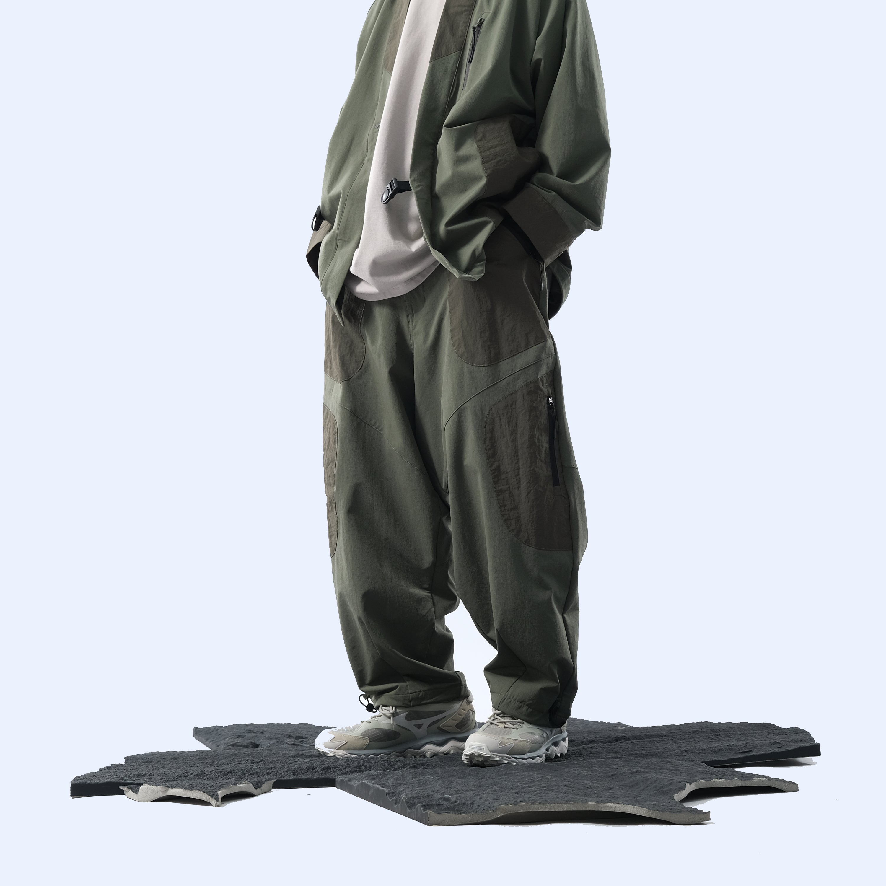 Capsule 03 / CSP-124 Adjustable Panelled Relaxed Pants  (Green)