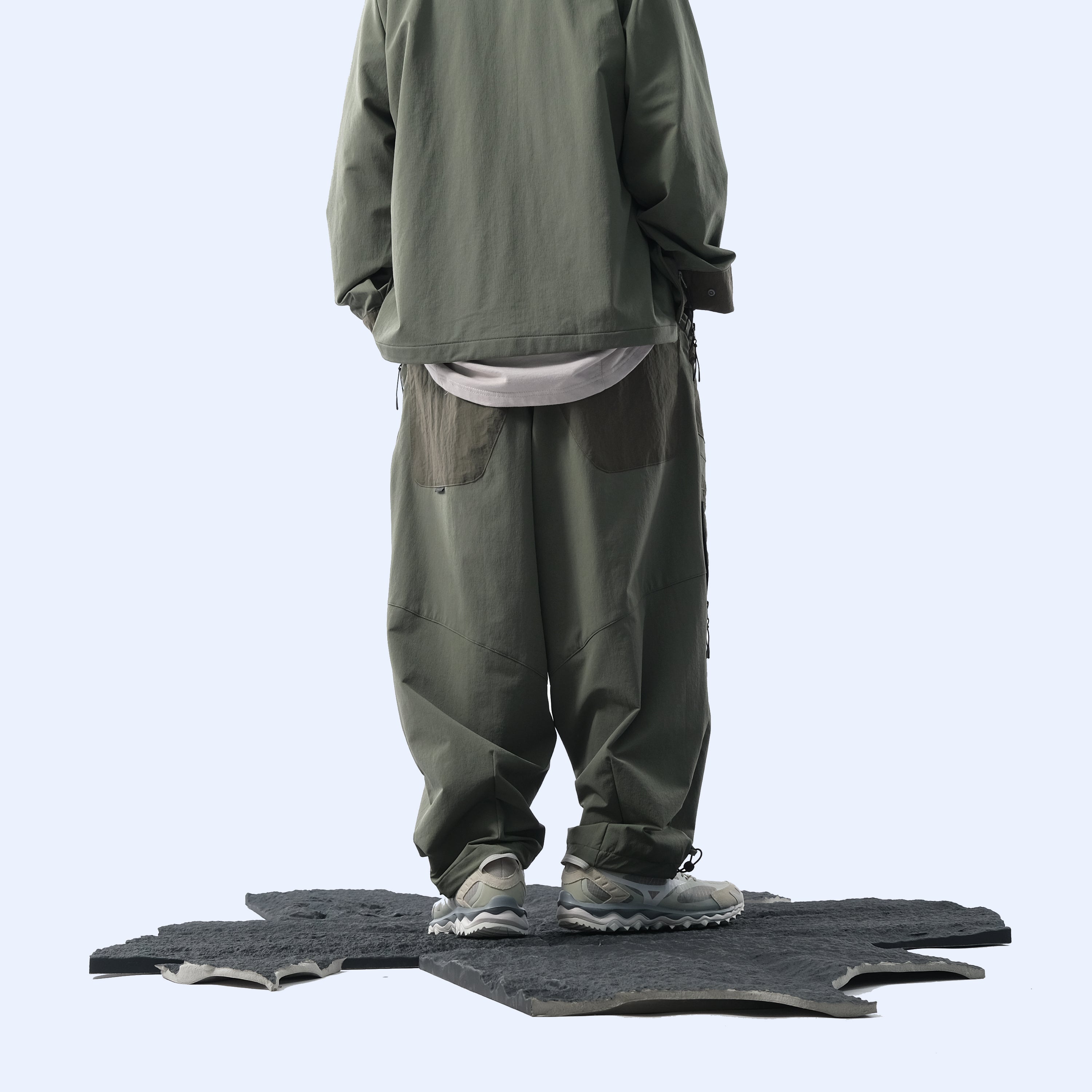 Capsule 03 / CSP-124 Adjustable Panelled Relaxed Pants  (Green)