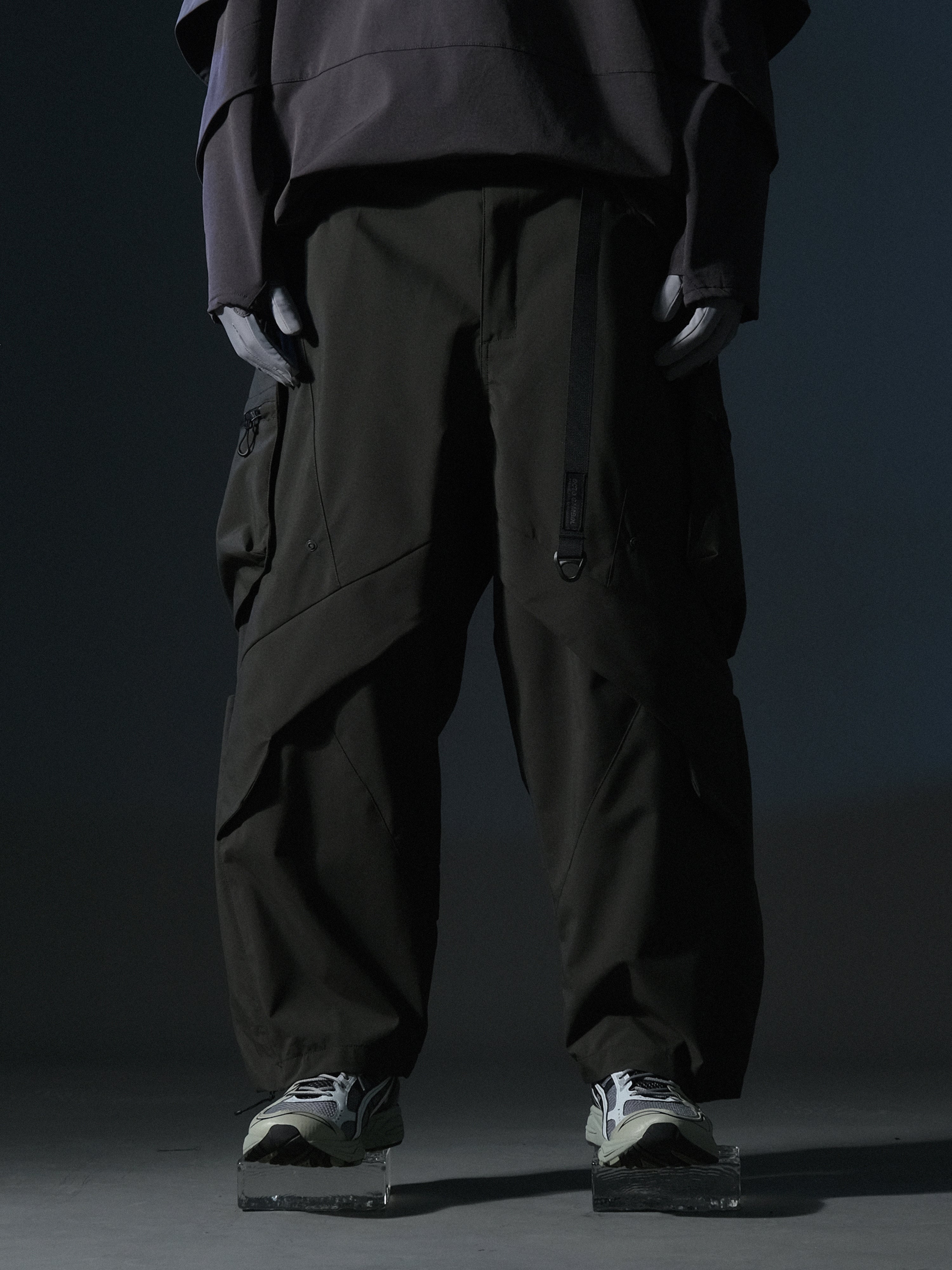 AW22 / 01 —  P22-120 Flexible Armored Pants (Green)