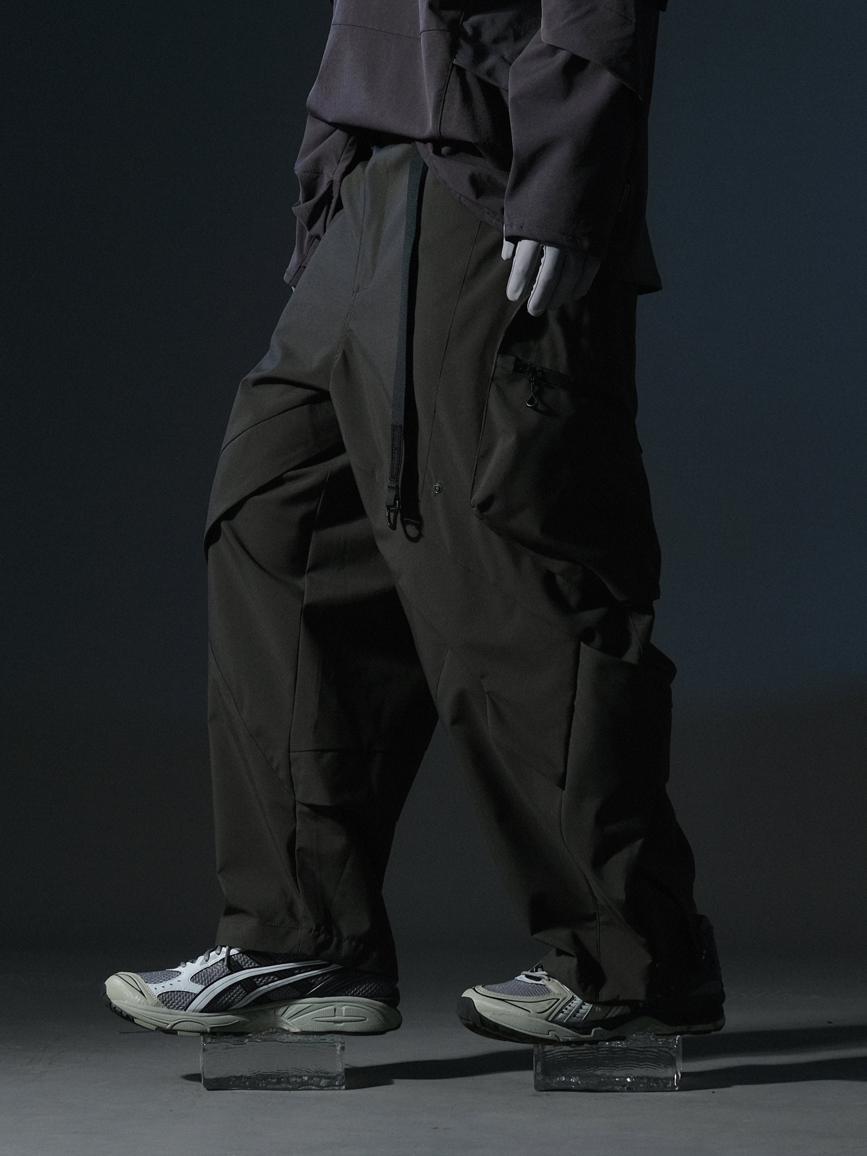 AW22 / 01 —  P22-120 Flexible Armored Pants (Green)