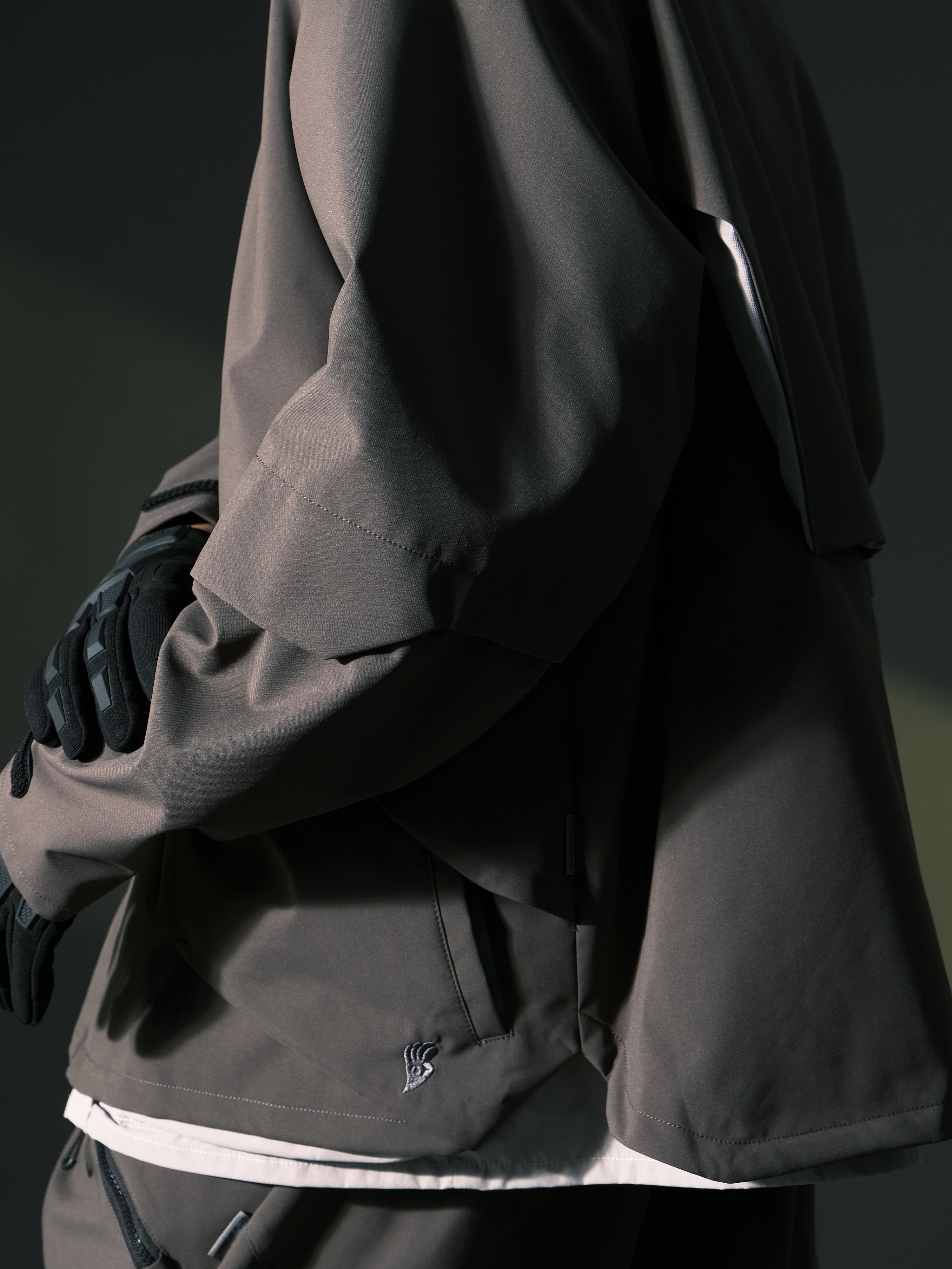 AW22 / 04 —J22-023 3-collar Trapezoidal Jacket (Gauntlet Grey)