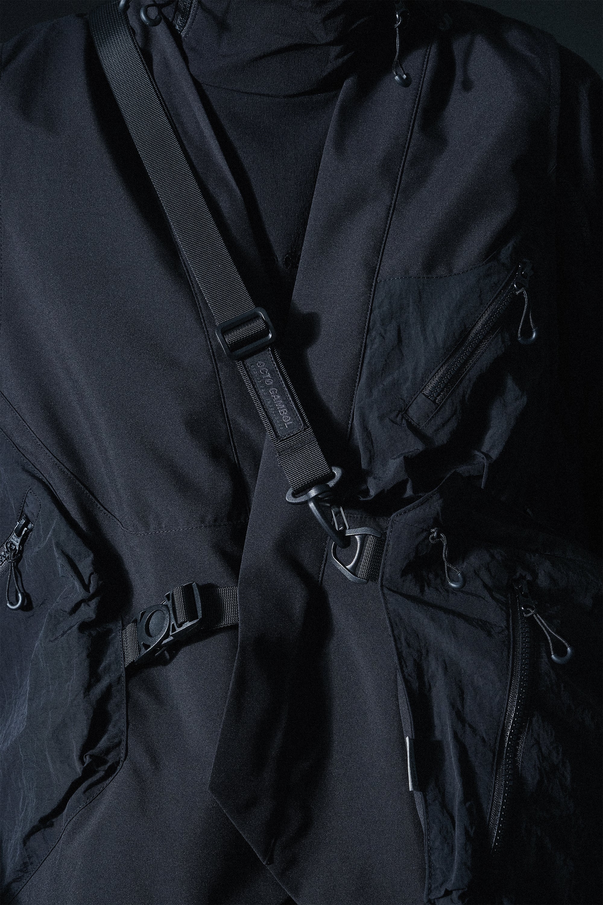 AW22 / 11 — T22-065 Crossbody Bag Utility Vest  (Black)
