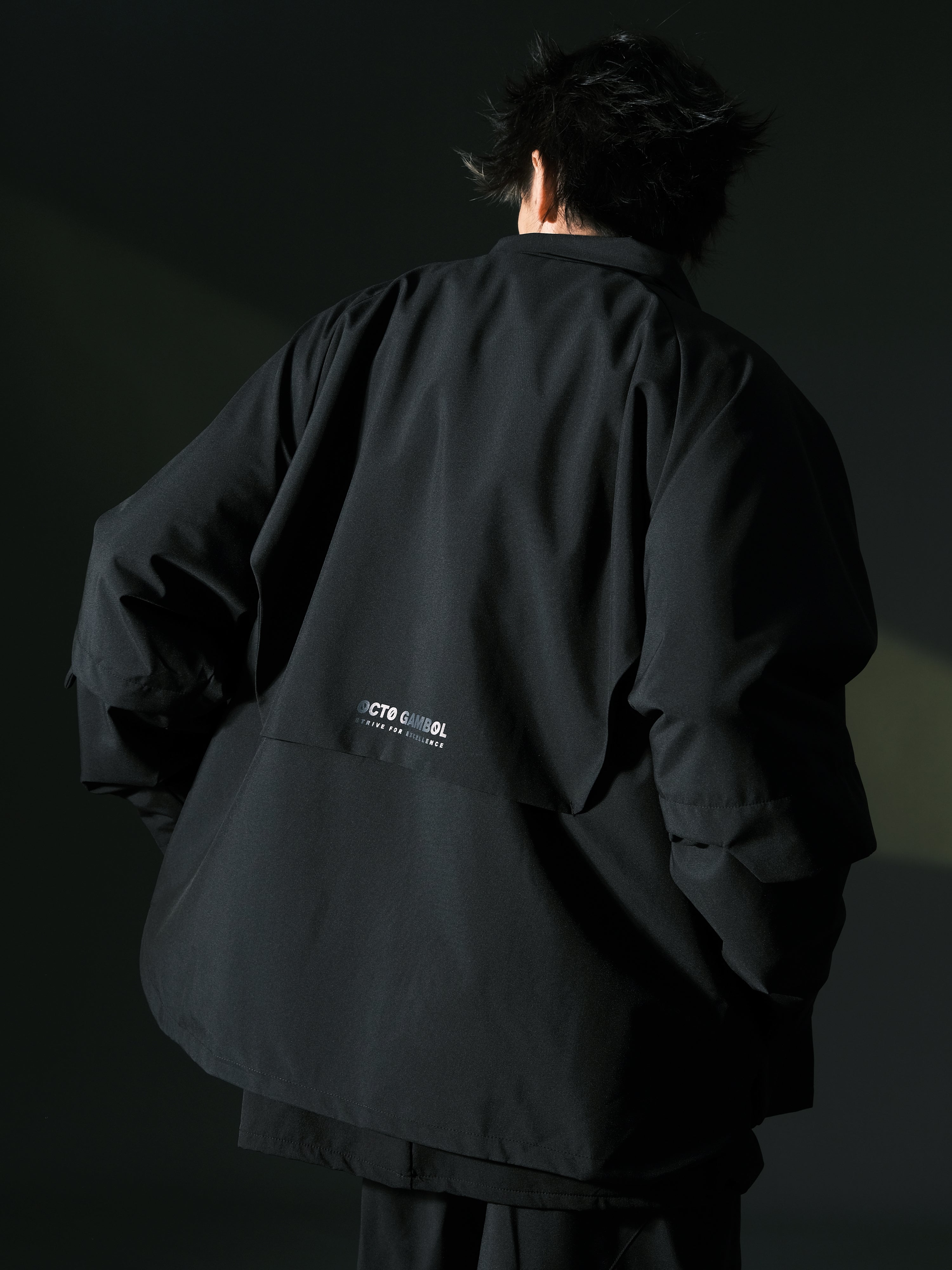 AW22 / 04 —J22-023 3-collar Trapezoidal Jacket (Black)