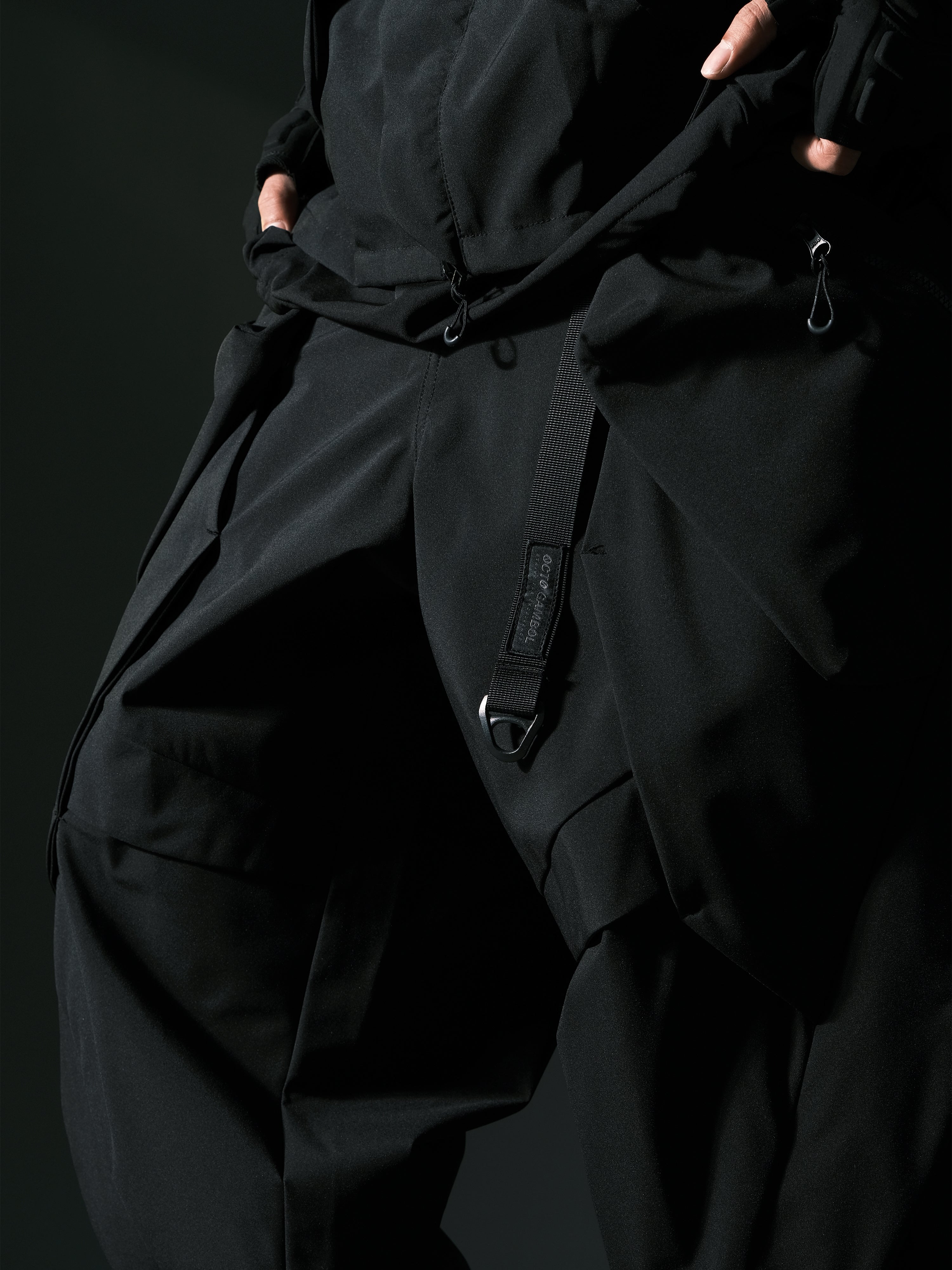 AW22 / 05 —  P22-121 Hidden Pocket Trapezoidal Pants (Black)