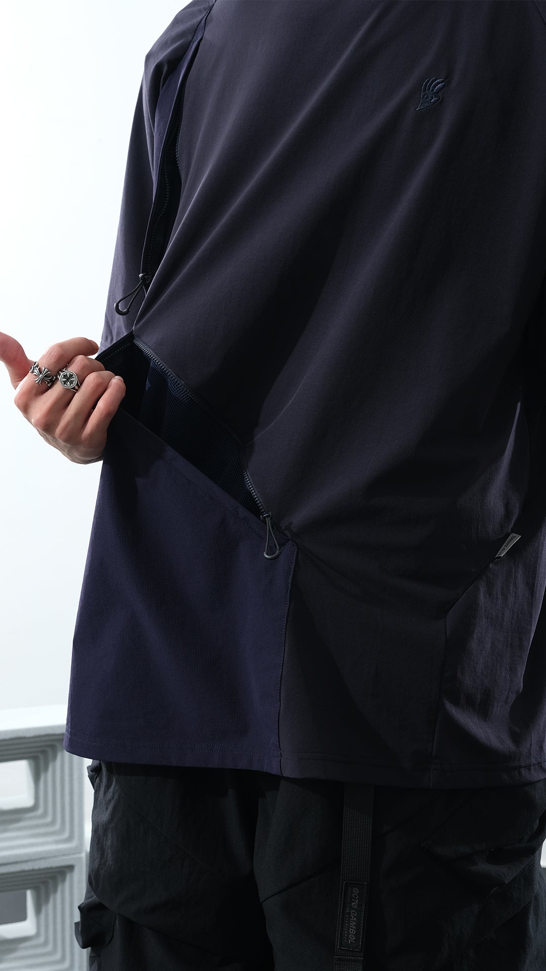 SS22 / 06 TH-061 Breathable Pipeline Nylon T-shirt (Navy)