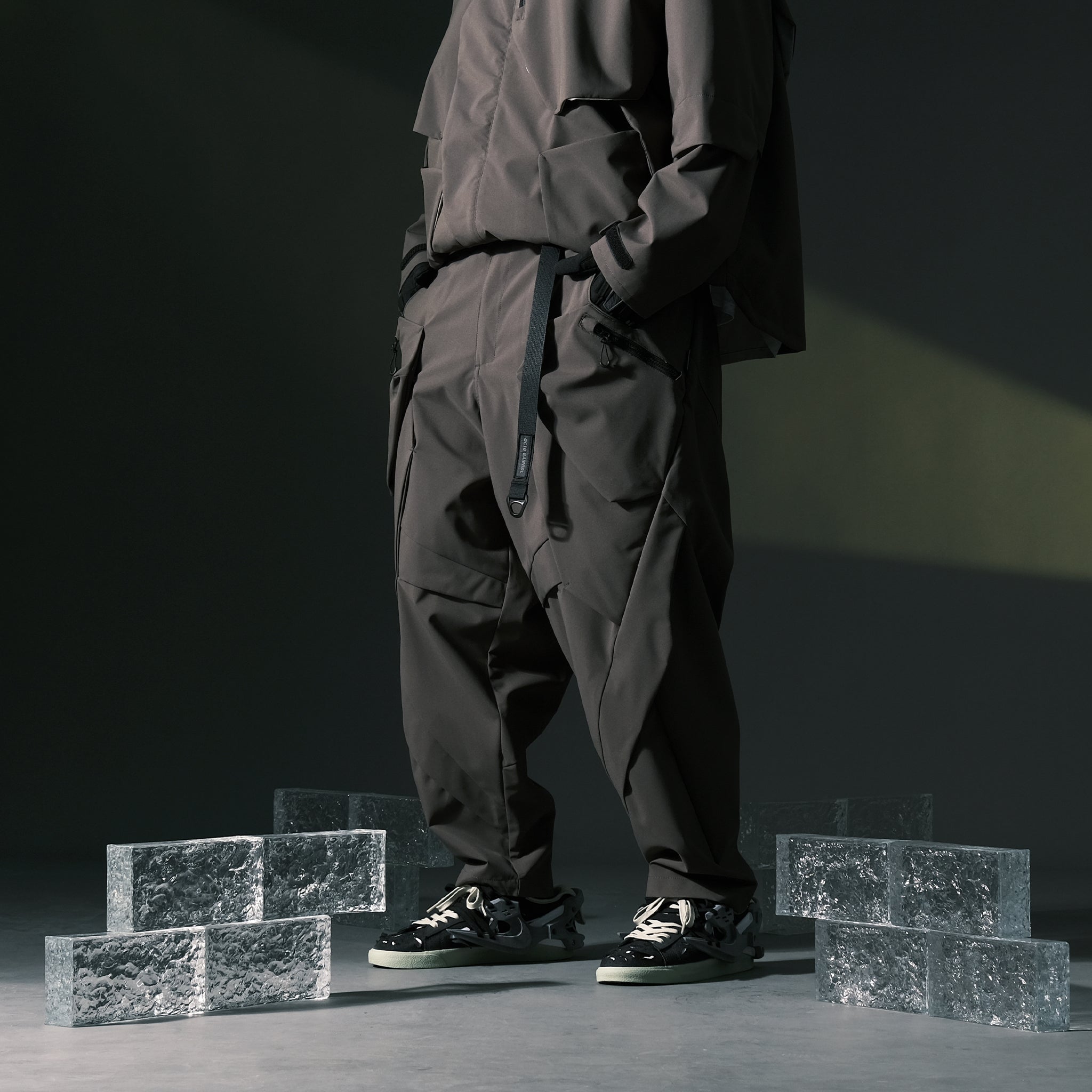 AW22 / 05 —  P22-121 Hidden Pocket Trapezoidal Pants (Gauntlet Grey)