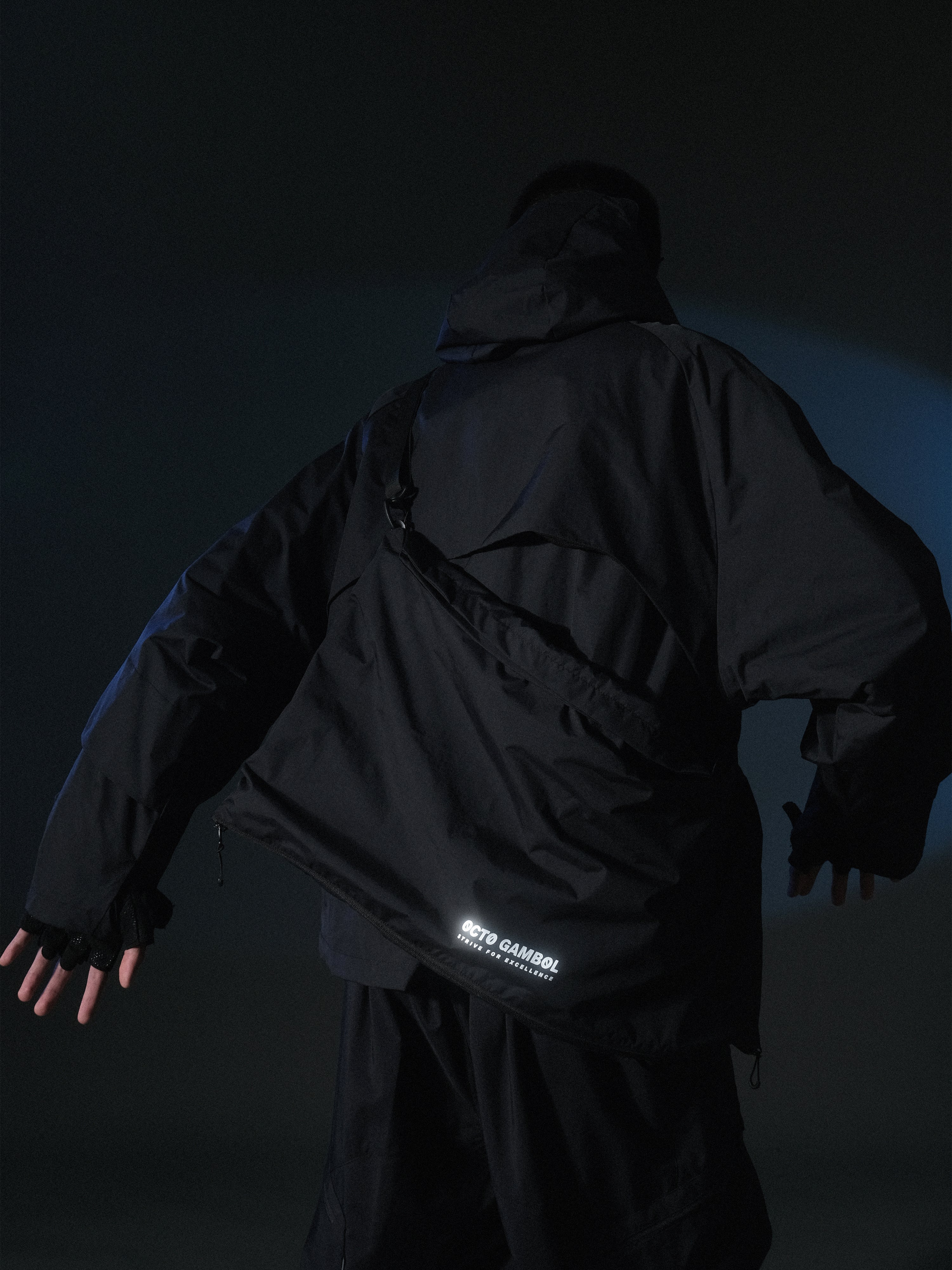 AW22 / 03 — J22-022 Expandable Crossbag Windbreaker (Black)