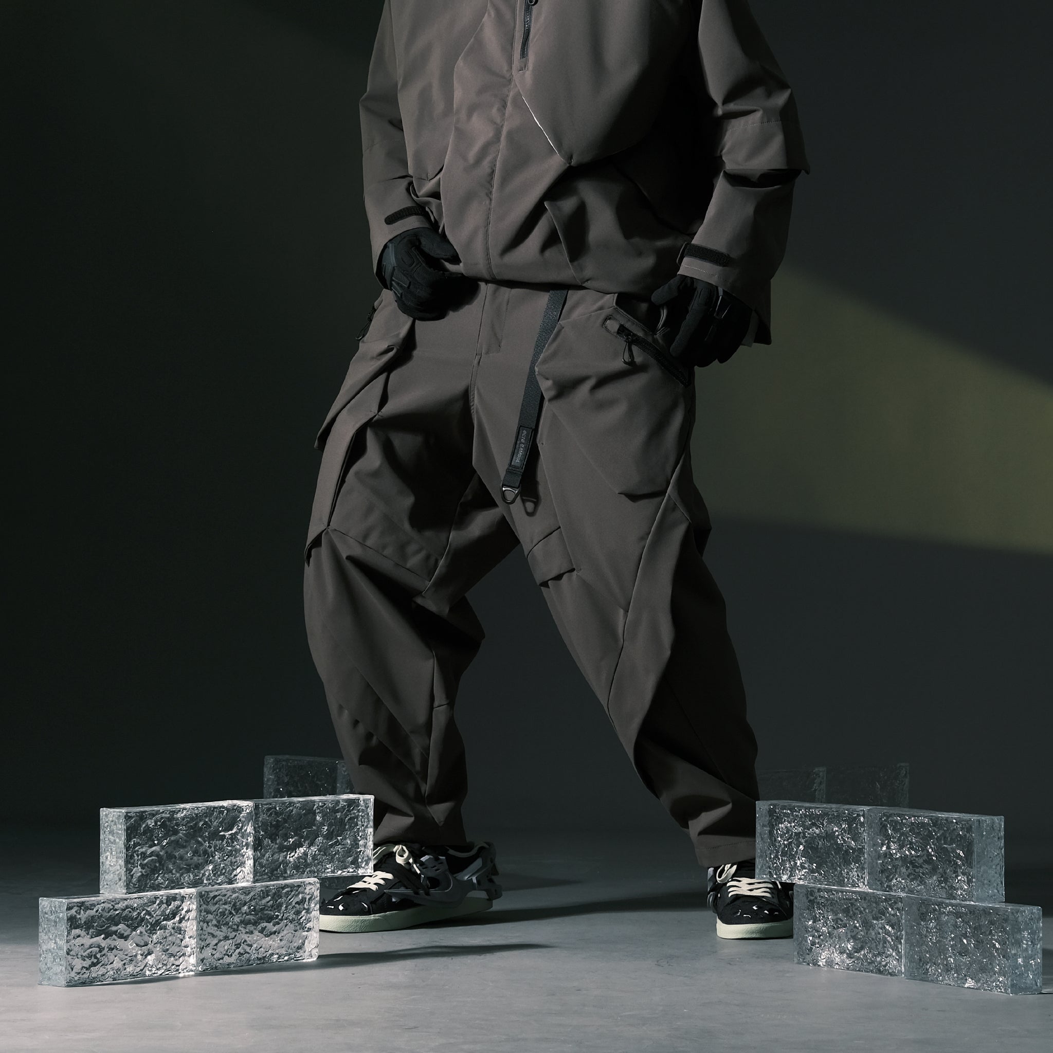 AW22 / 05 —  P22-121 Hidden Pocket Trapezoidal Pants (Gauntlet Grey)