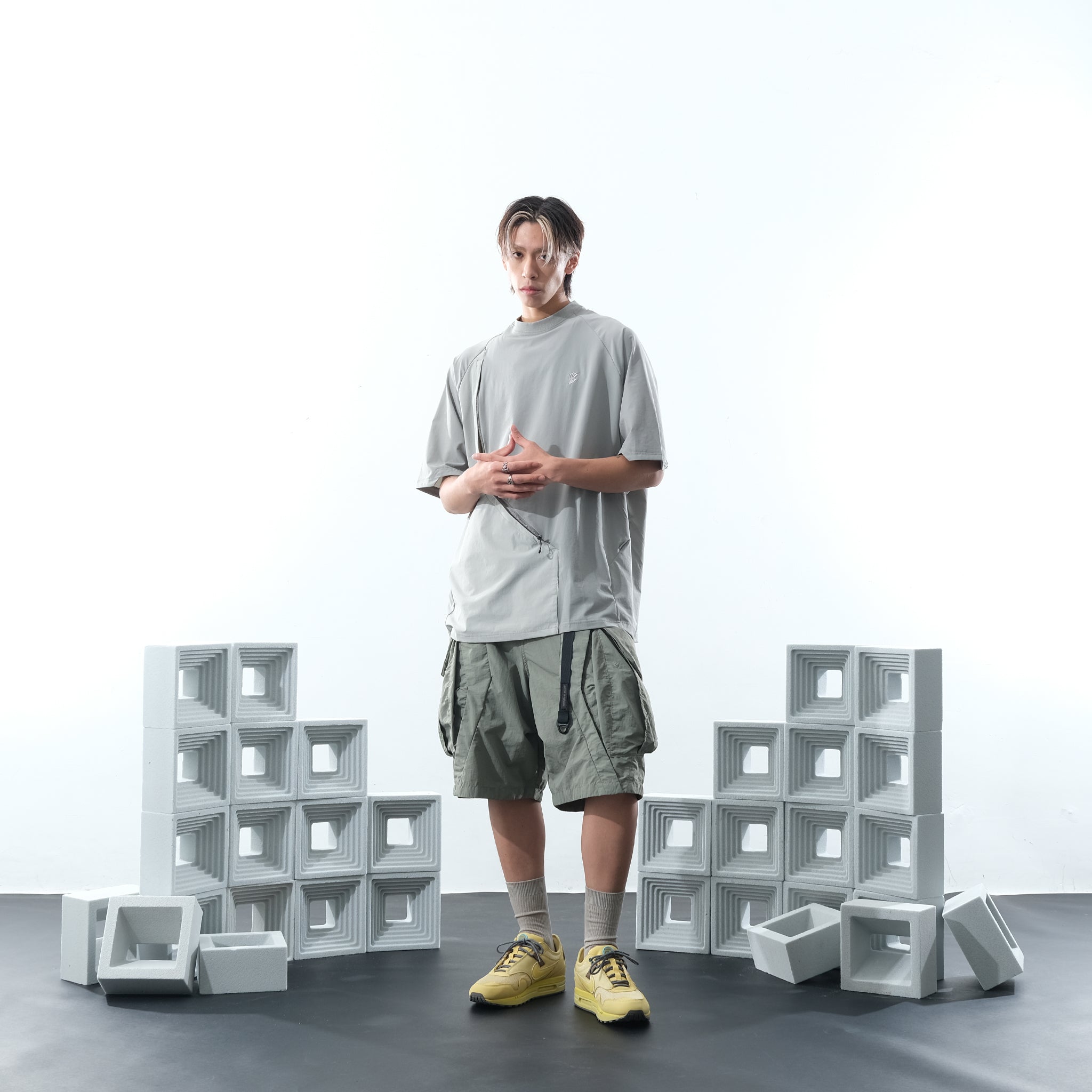 SS22 /07 S-063 V-shape Shorts (Light Grey)