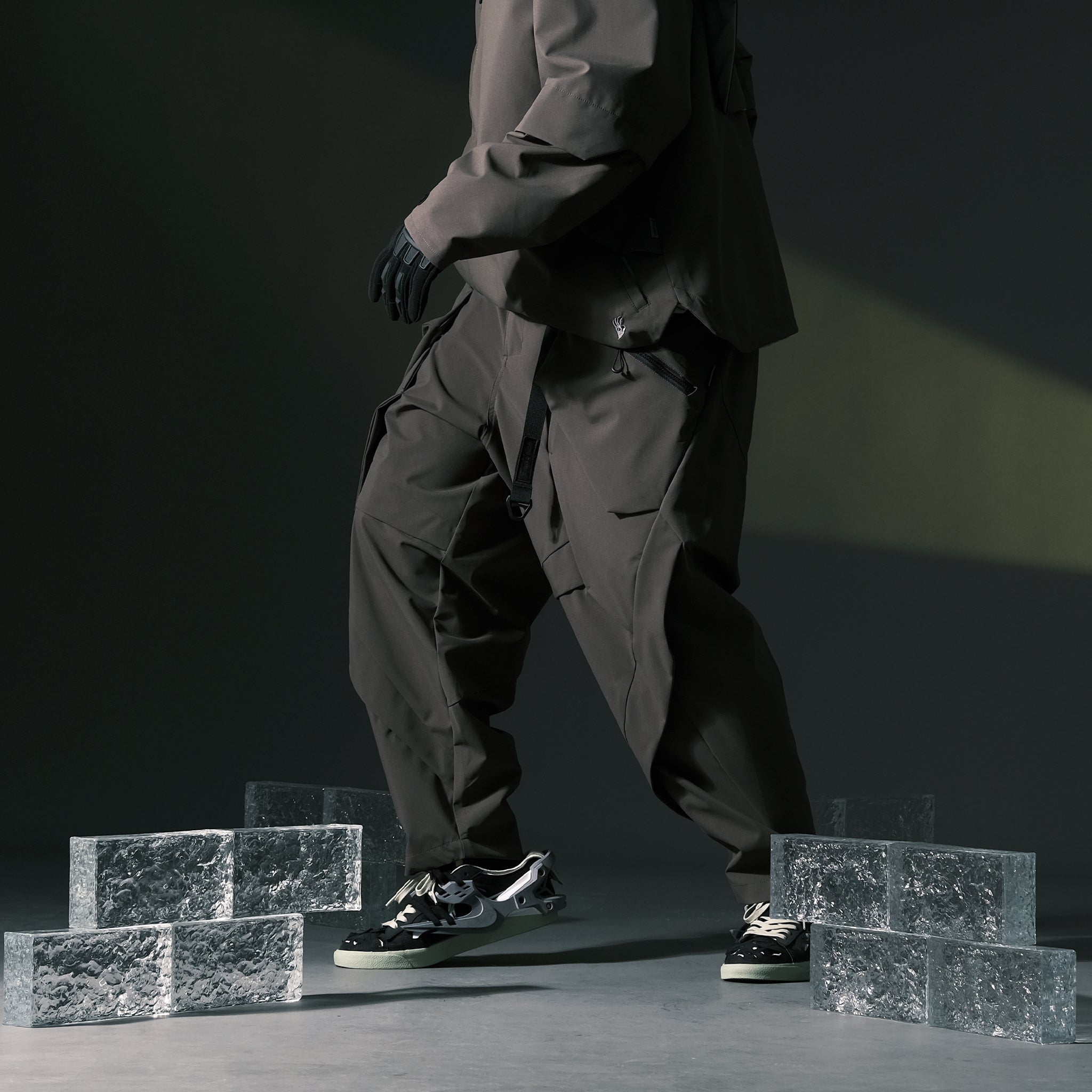 AW22 / 05 —  P22-121 Hidden Pocket Trapezoidal Pants (Gauntlet Grey)