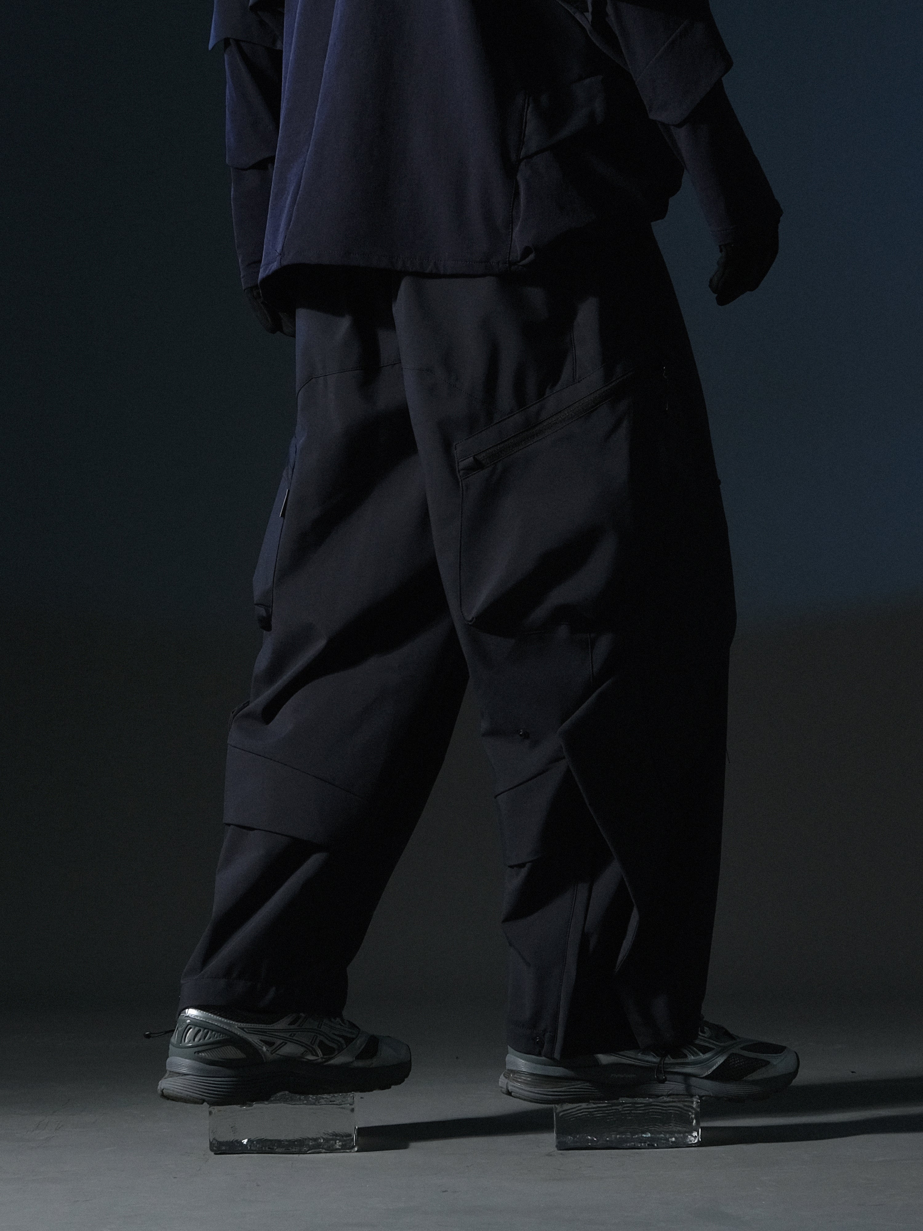 AW22 / 01 —  P22-120 Flexible Armored Pants (Navy)